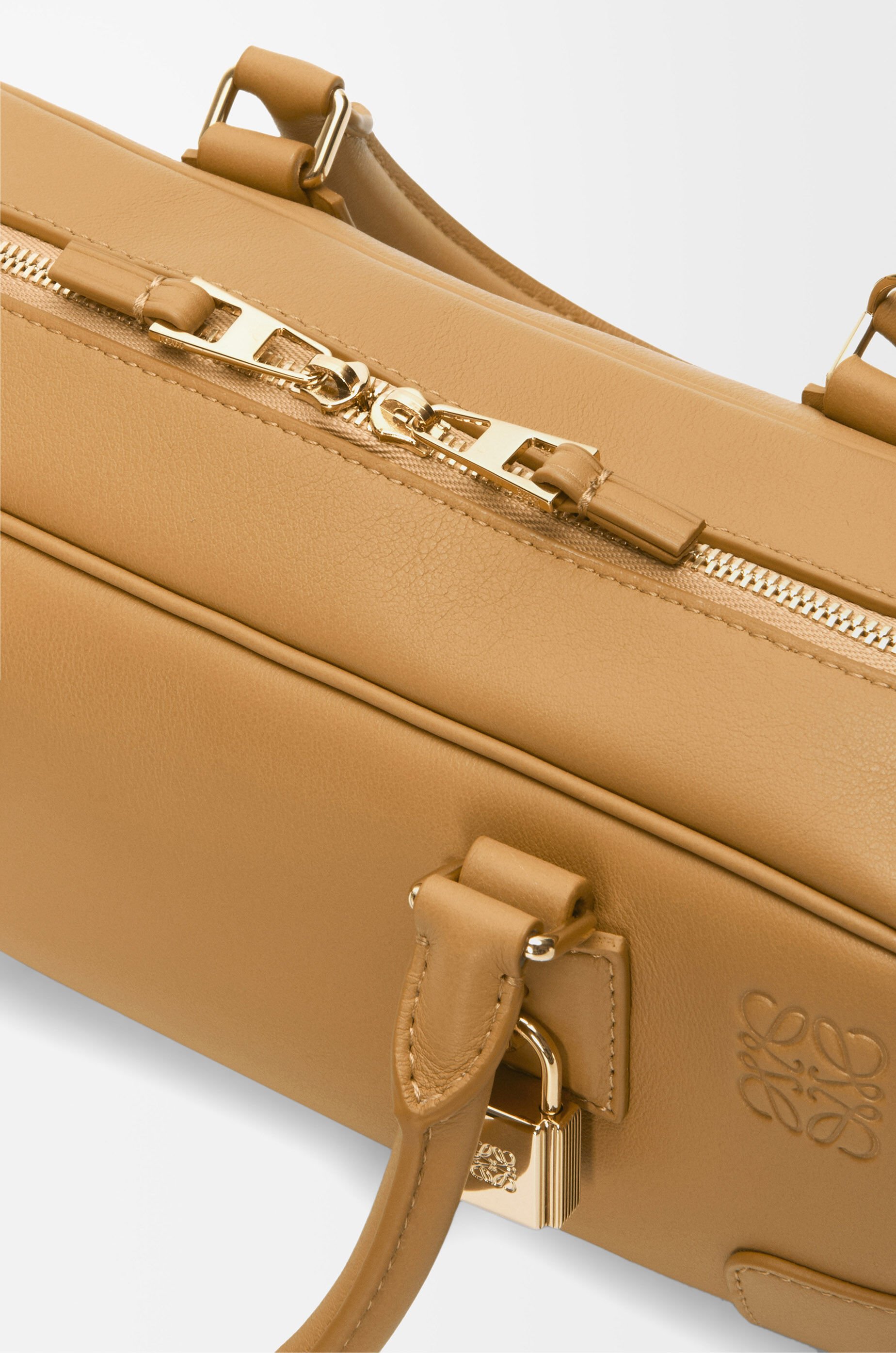 アマソナ23 クロップド バッグ（ナパカーフ）