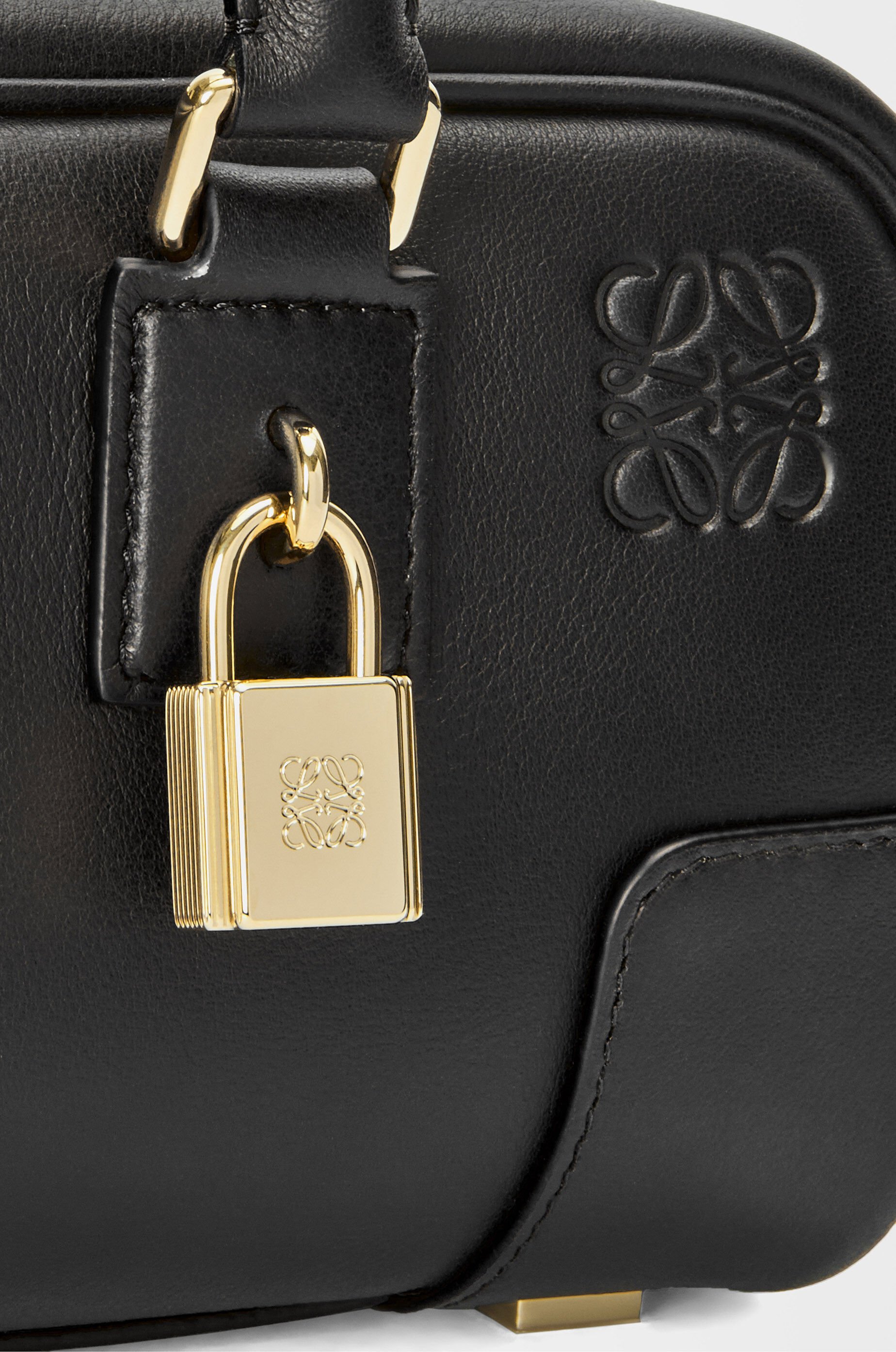 アマソナ23 クロップド バッグ（ナパカーフ）