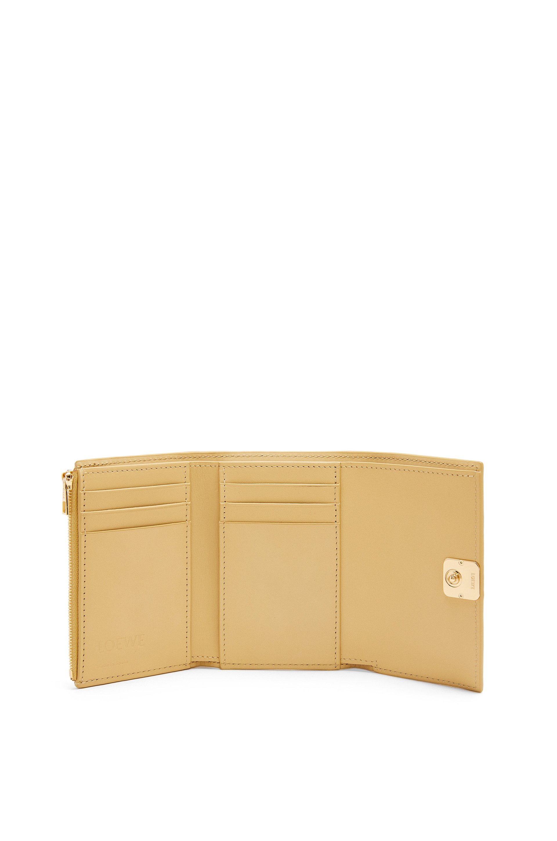 パファー アナグラム バーティカル ウォレット スモール（シャイニーナパカーフ）