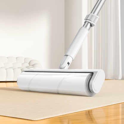 Jasmeen retractable hair removal roller, 135 centimeters in length, can be easily removed the paper core with just one click. It is of high quality and is an ideal choice for families with pets.