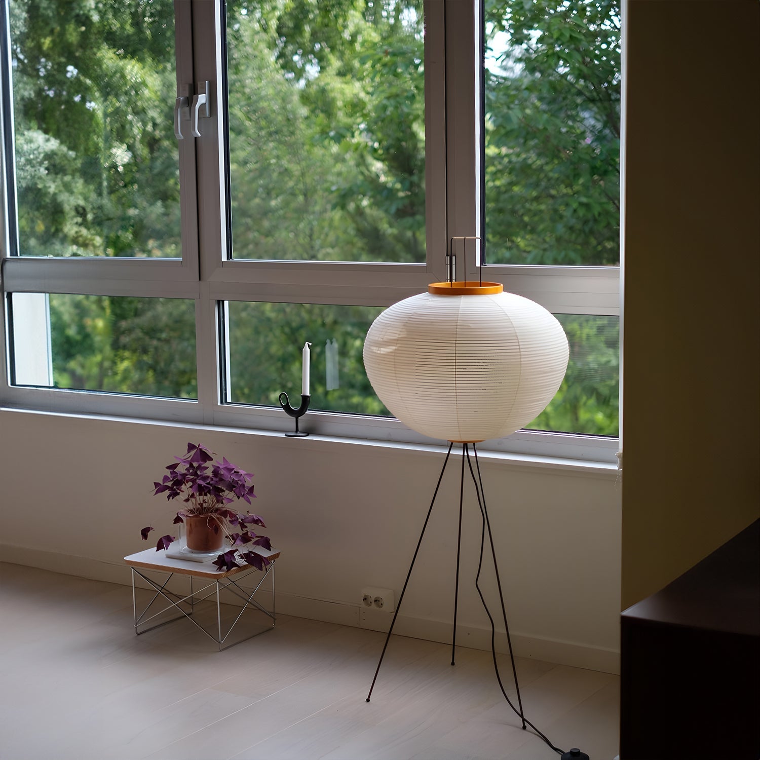 Akari 10A Floor Lamp