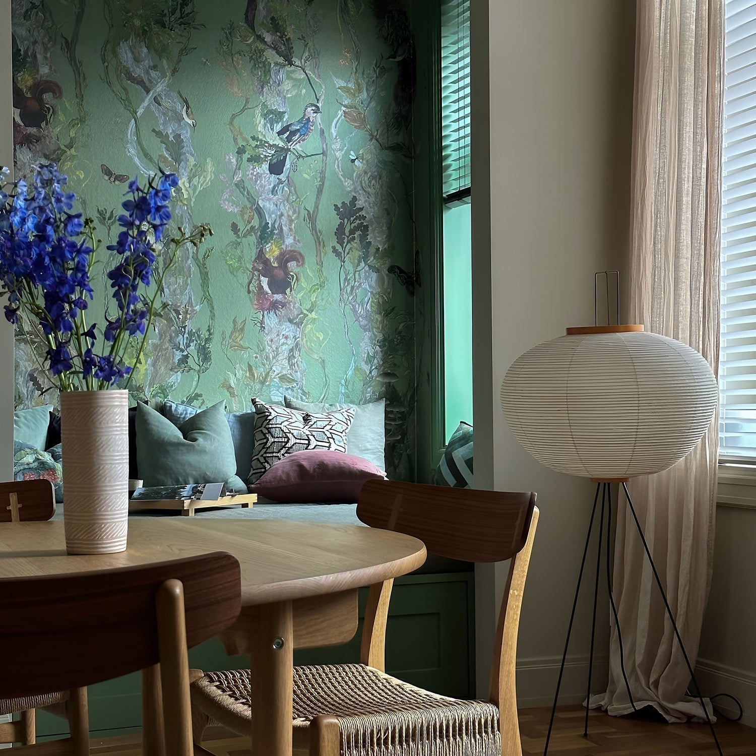 Akari 10A Floor Lamp