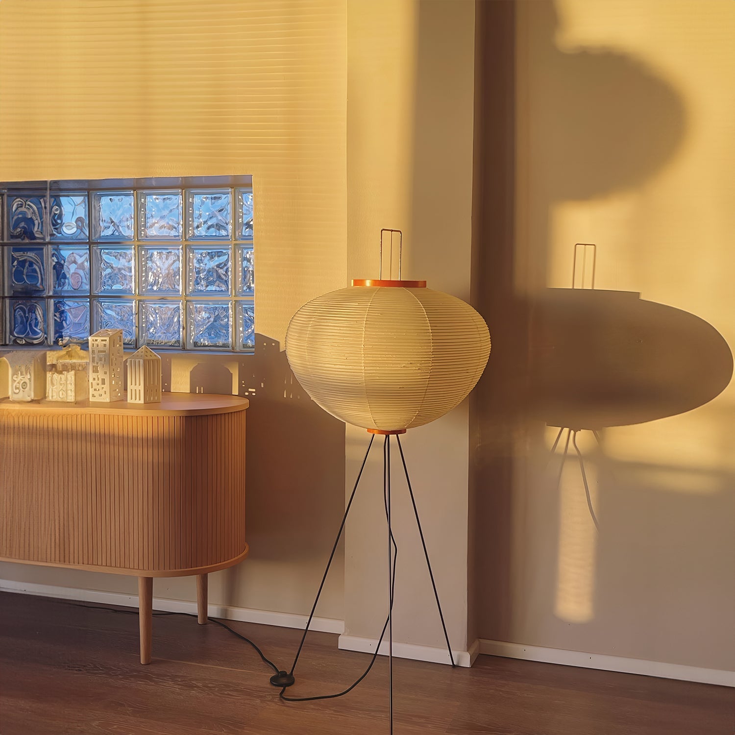 Akari 10A Floor Lamp