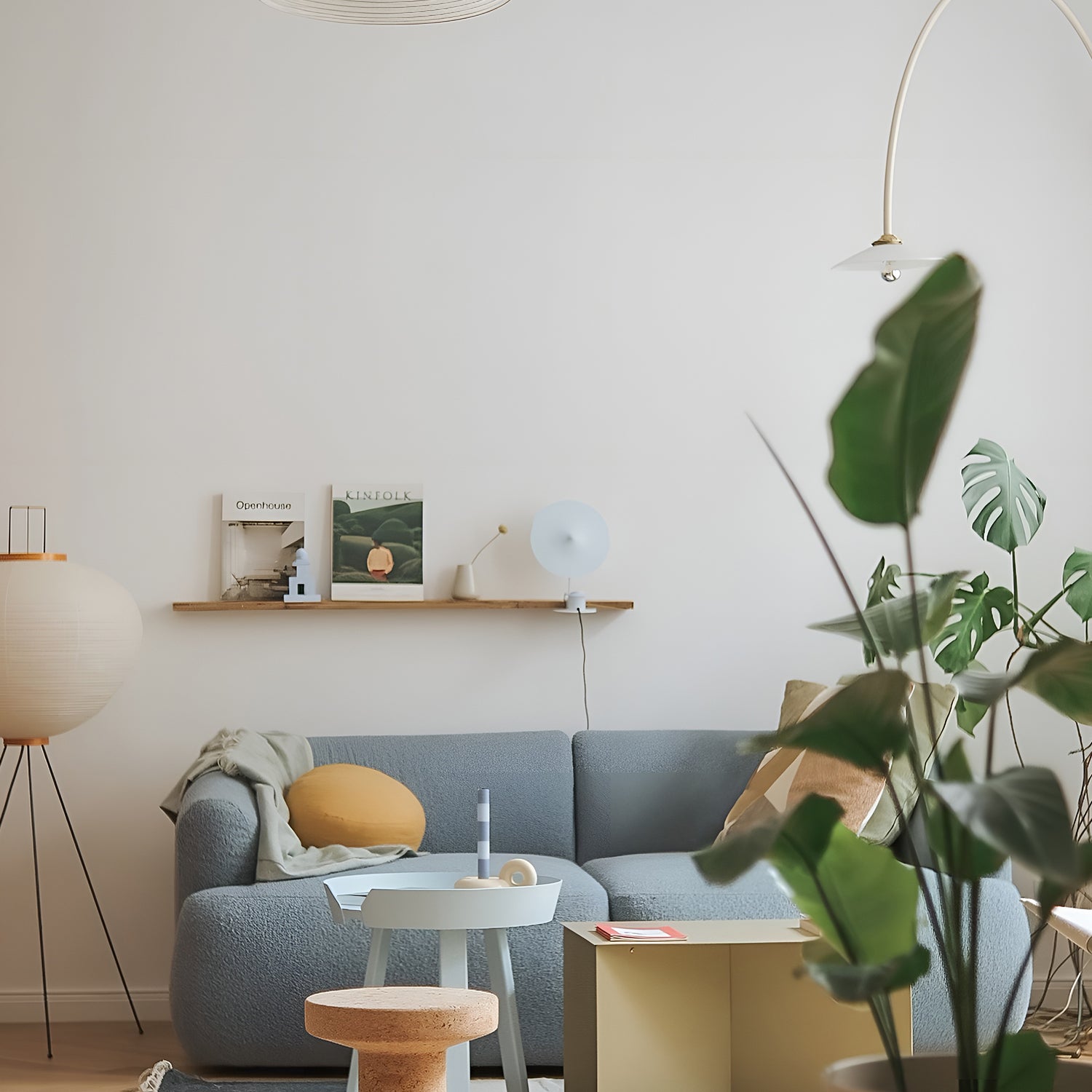 Akari 10A Floor Lamp