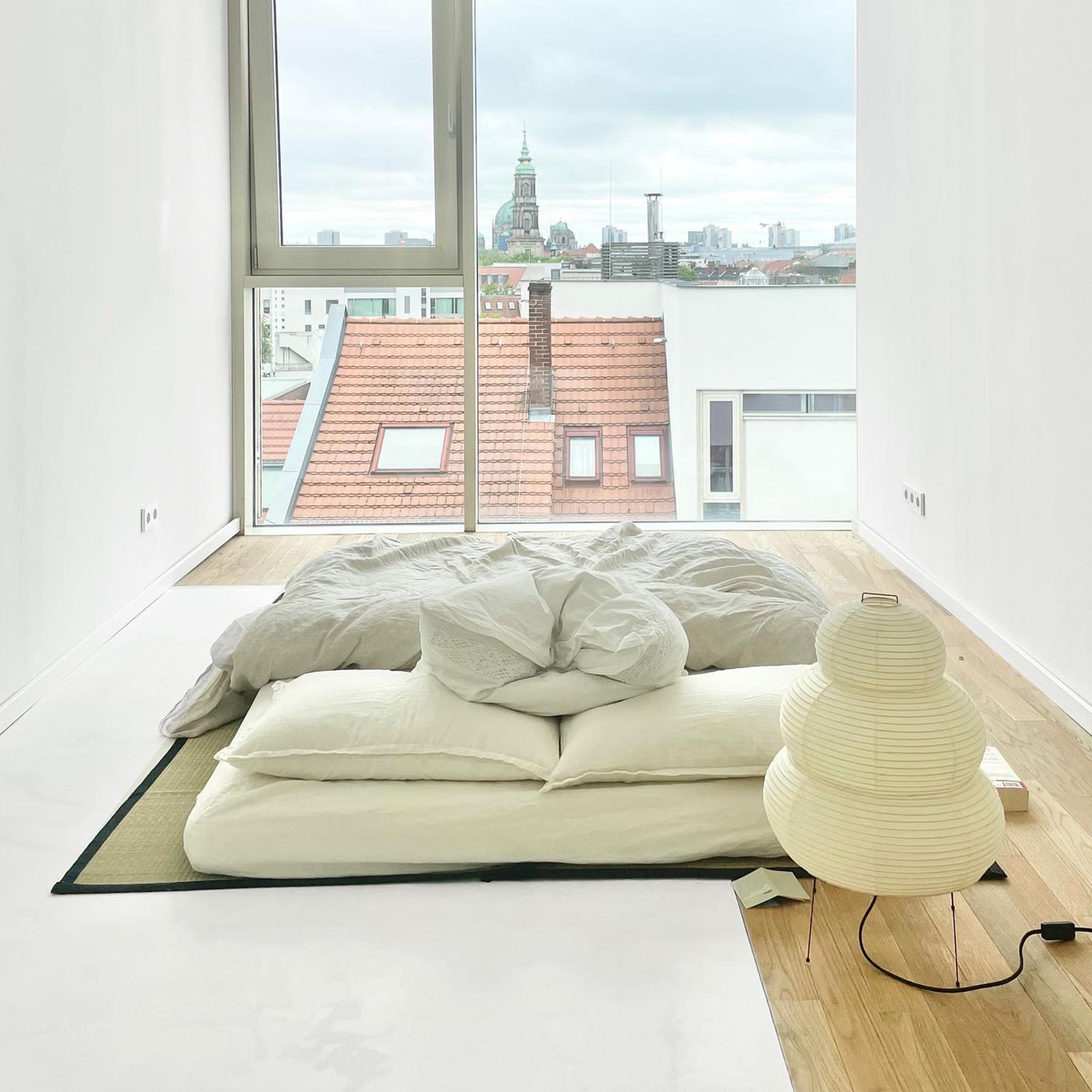 Akari 24N Table Lamp