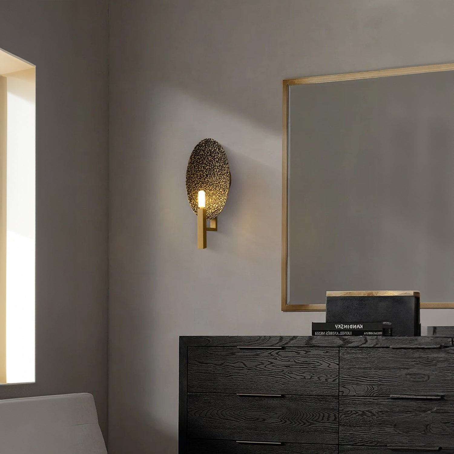 Applique_Coque_Wall_Sconce_Herve_Van_Der_Straeten_14