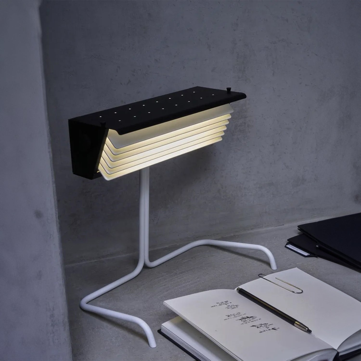 BINY Table Lamp