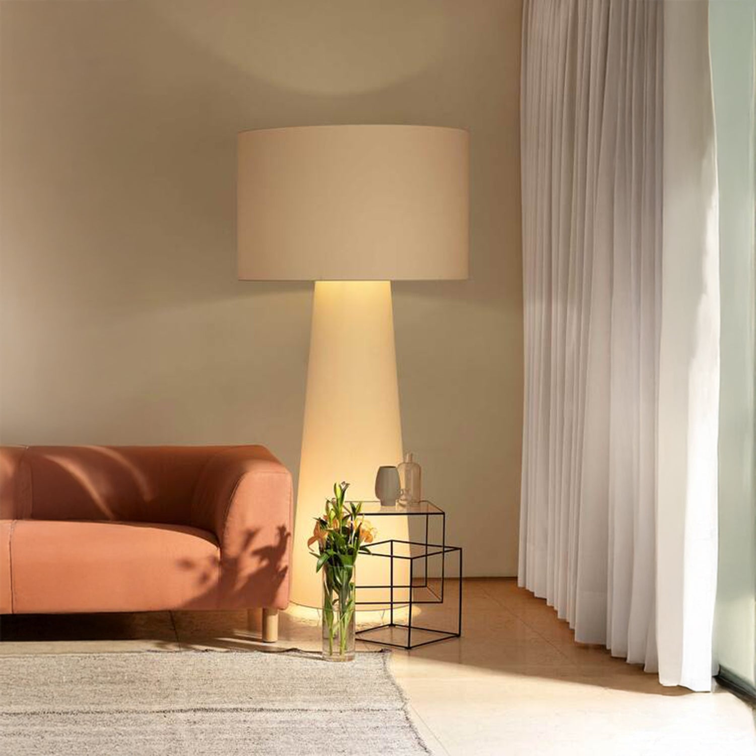 Big Shadow Floor Lamp