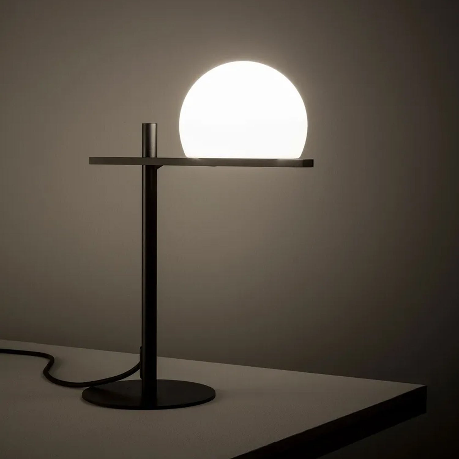 CIRC Table Lamp