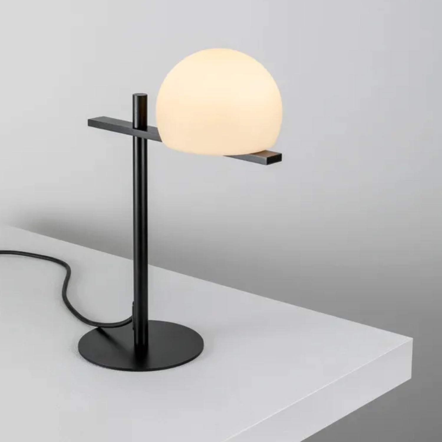 CIRC Table Lamp