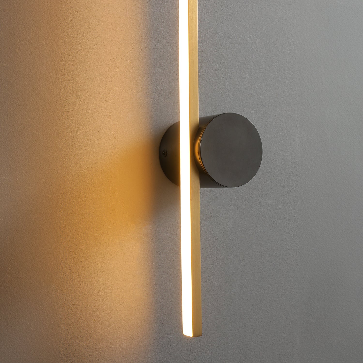 Coordinates_1_Brass_Wall_Lamp_Flos_0012