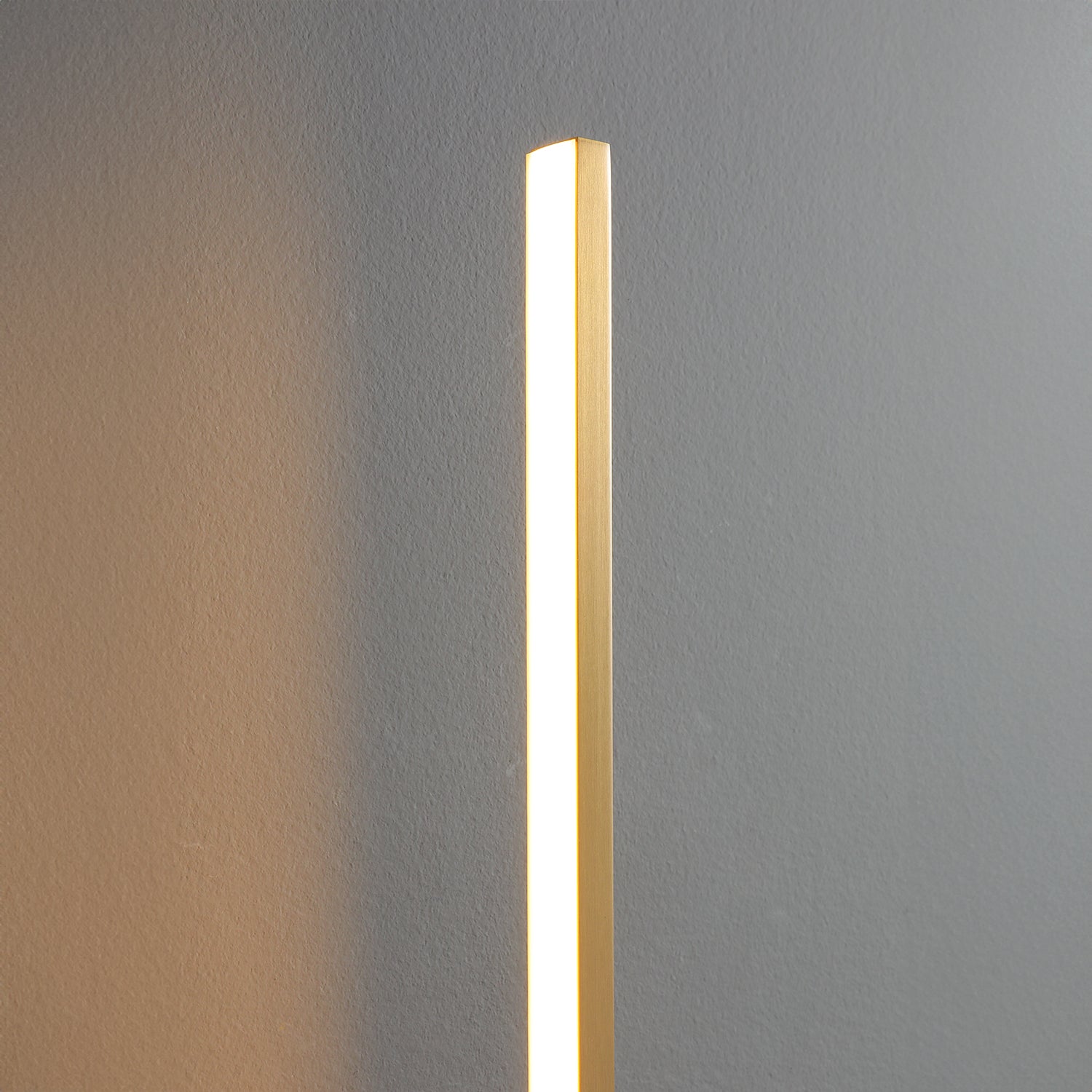 Coordinates_1_Brass_Wall_Lamp_Flos_0013