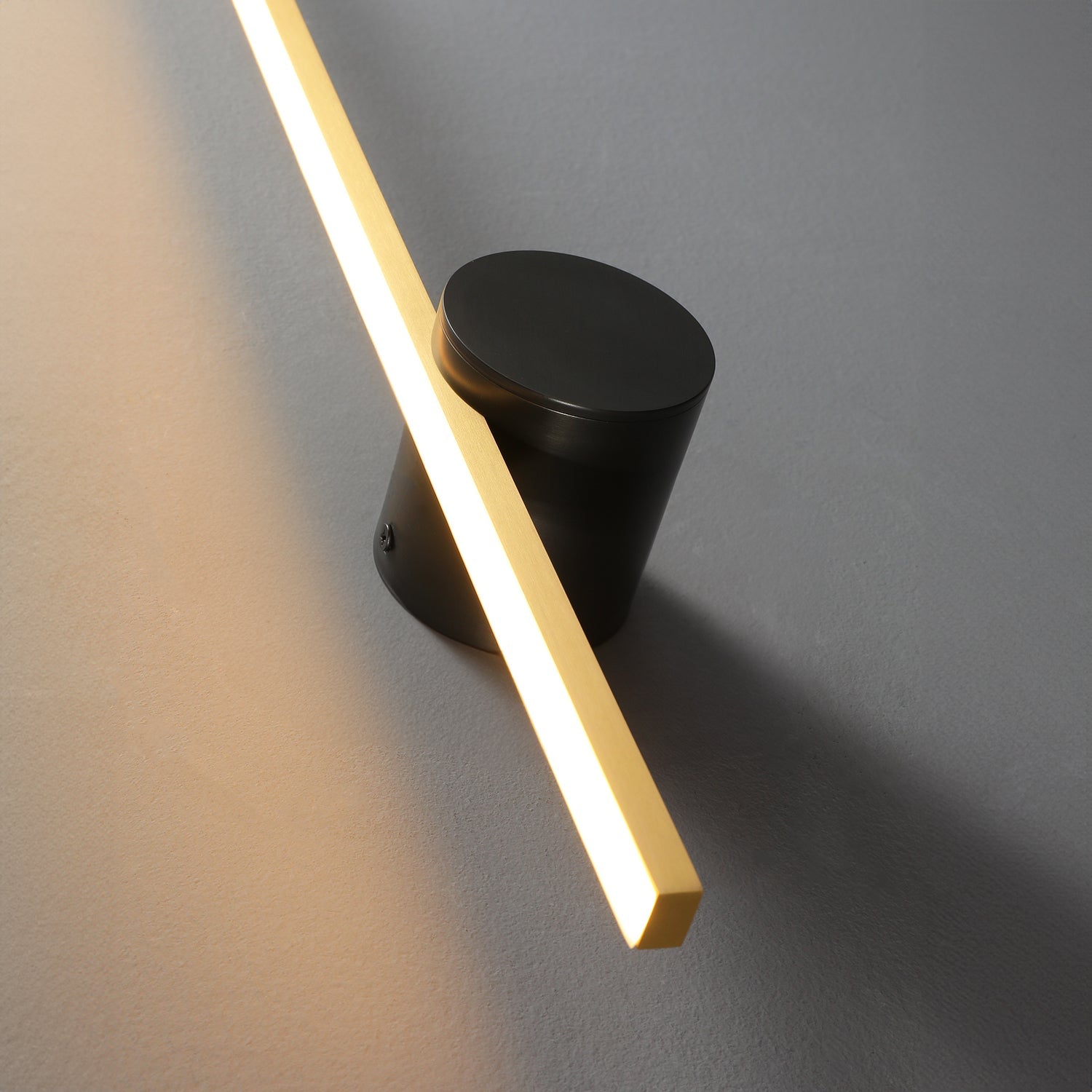 Coordinates_1_Brass_Wall_Lamp_Flos_0014