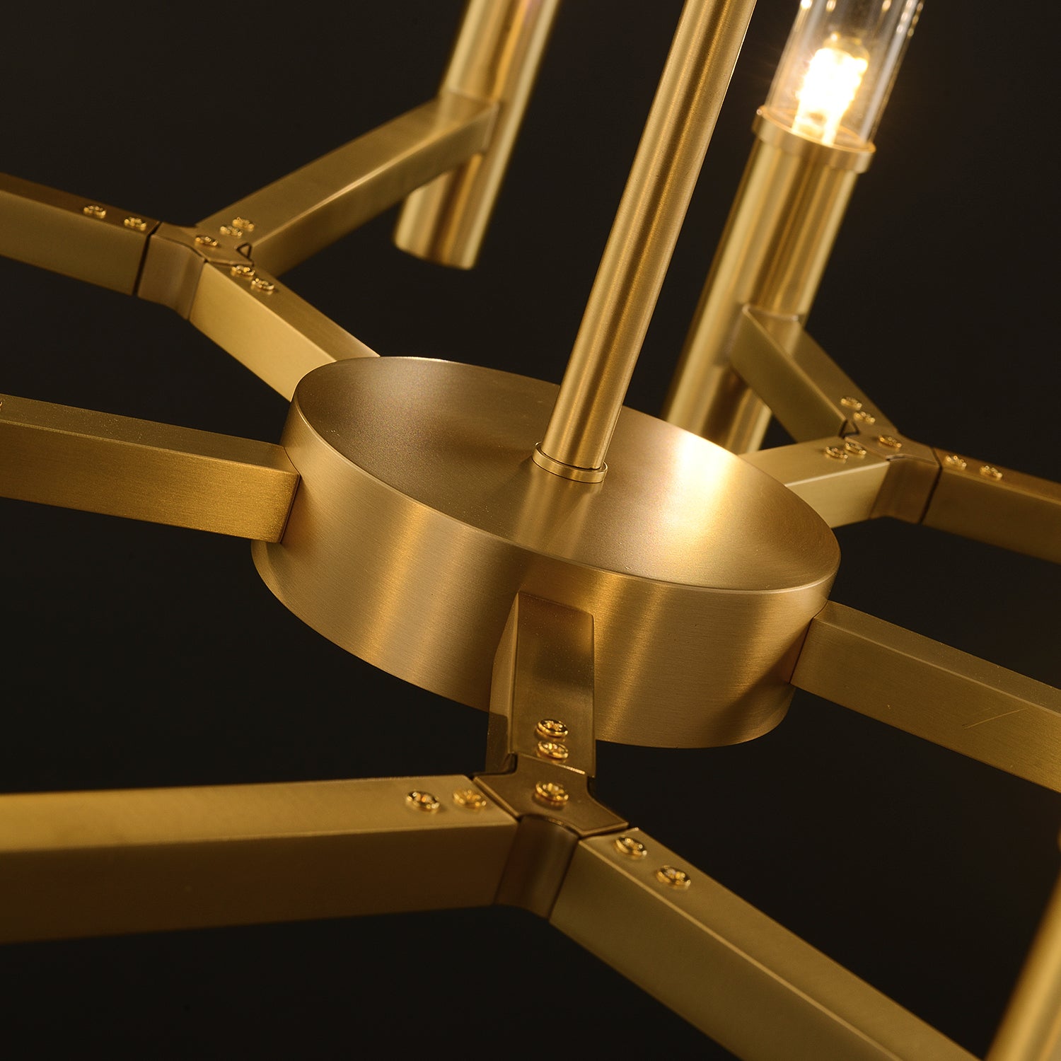 Crown_Plana_Linea_Chandelier_12