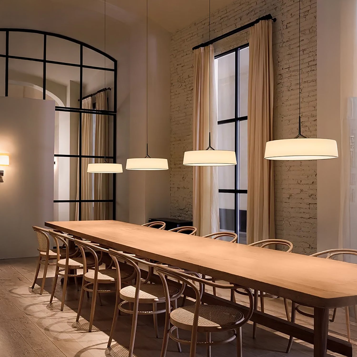 Dama Pendant Light
