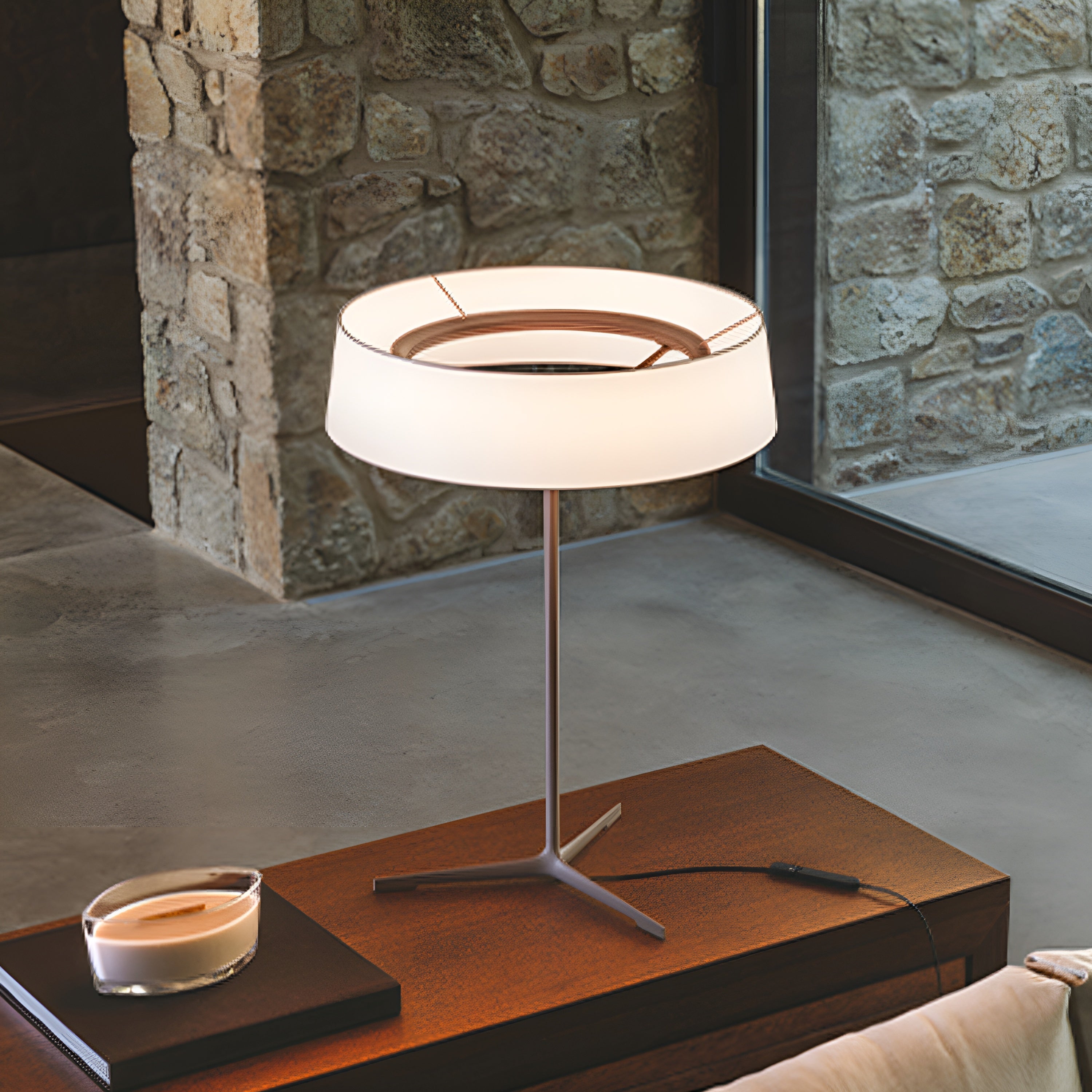 Dama Table Lamp