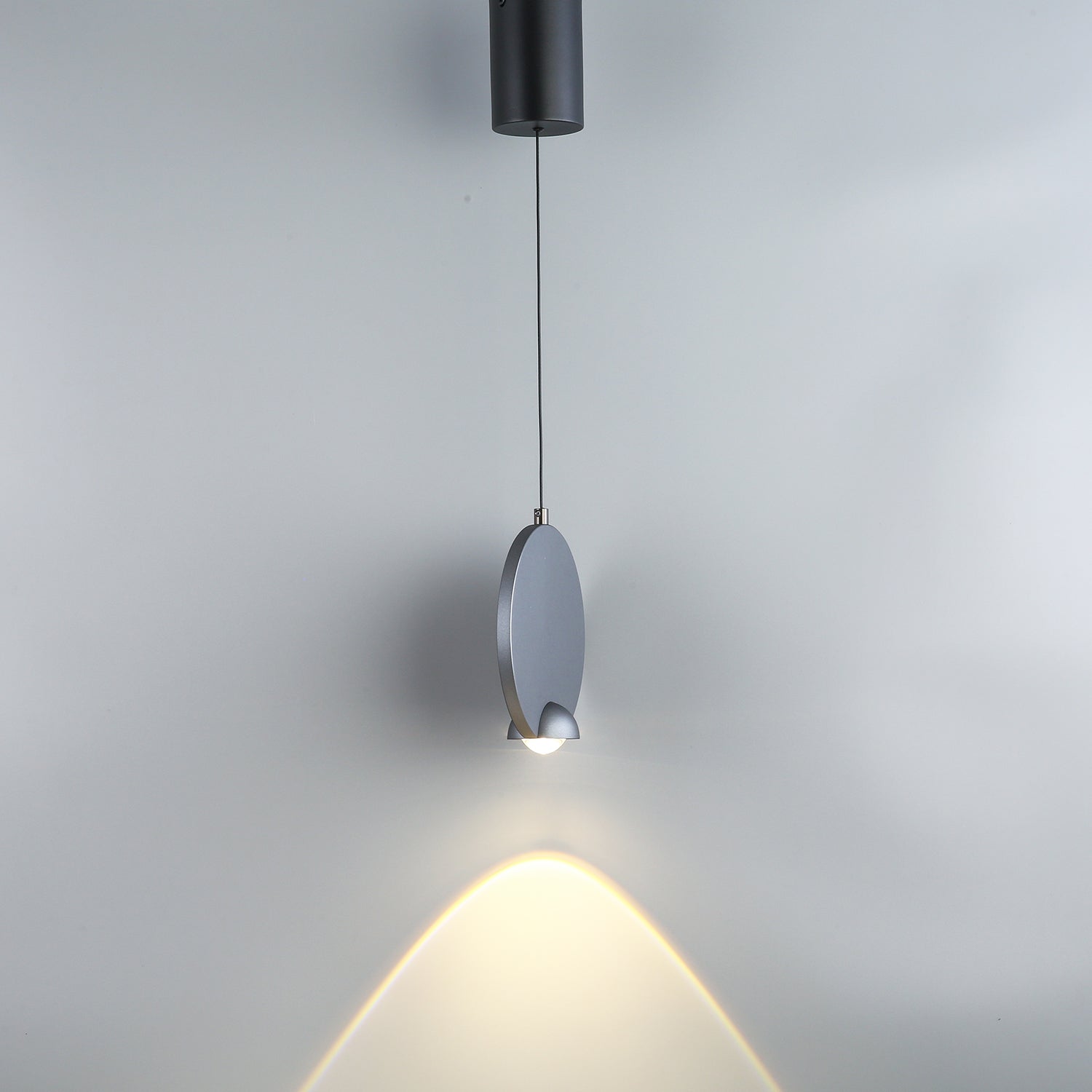 Disc-Shaped_Pendant_Light_08