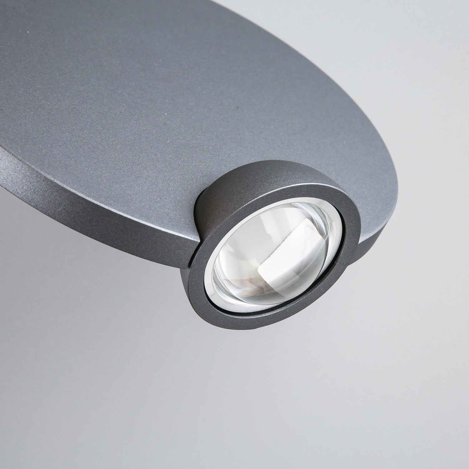 Disc-Shaped_Pendant_Light_09