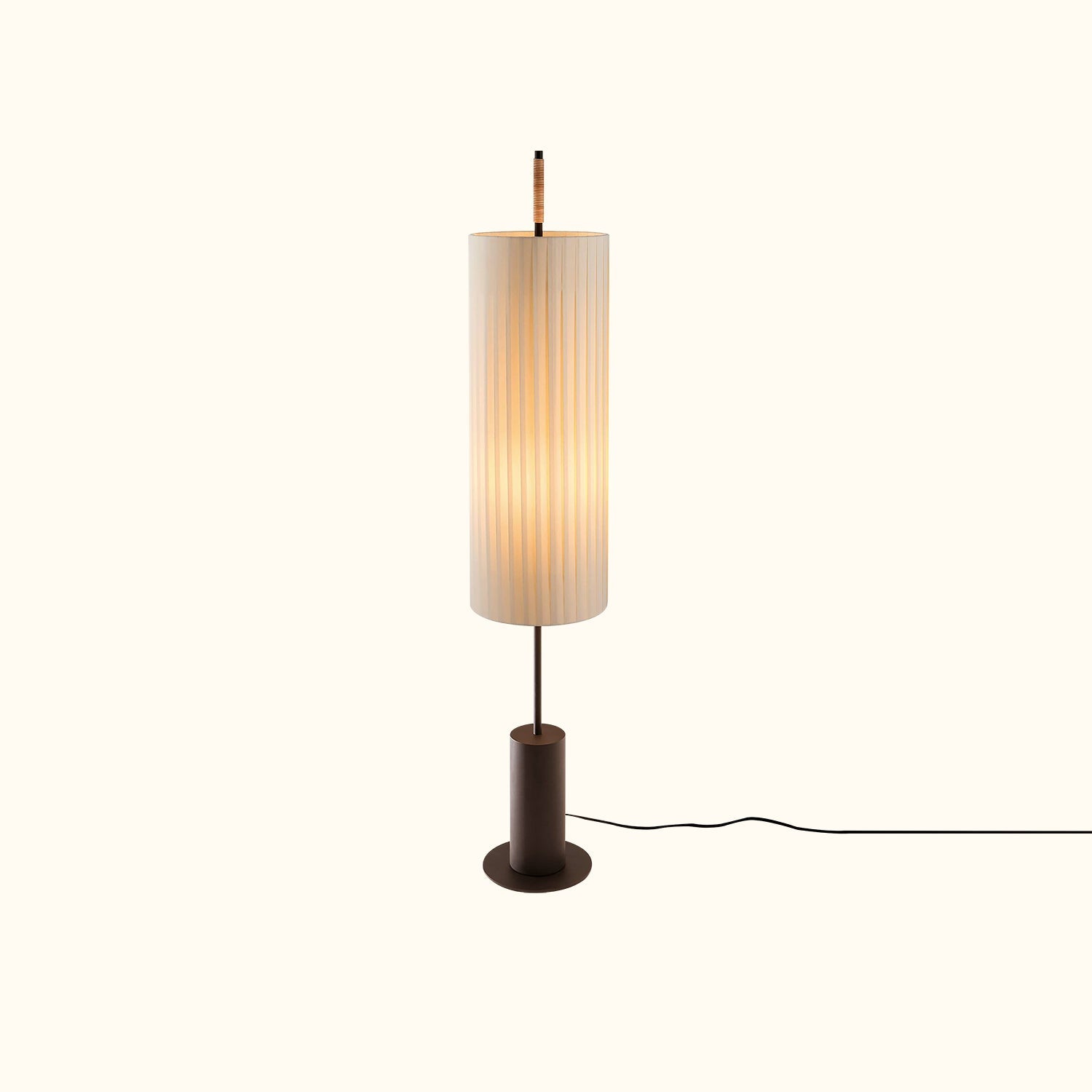 Dórica Floor Lamp