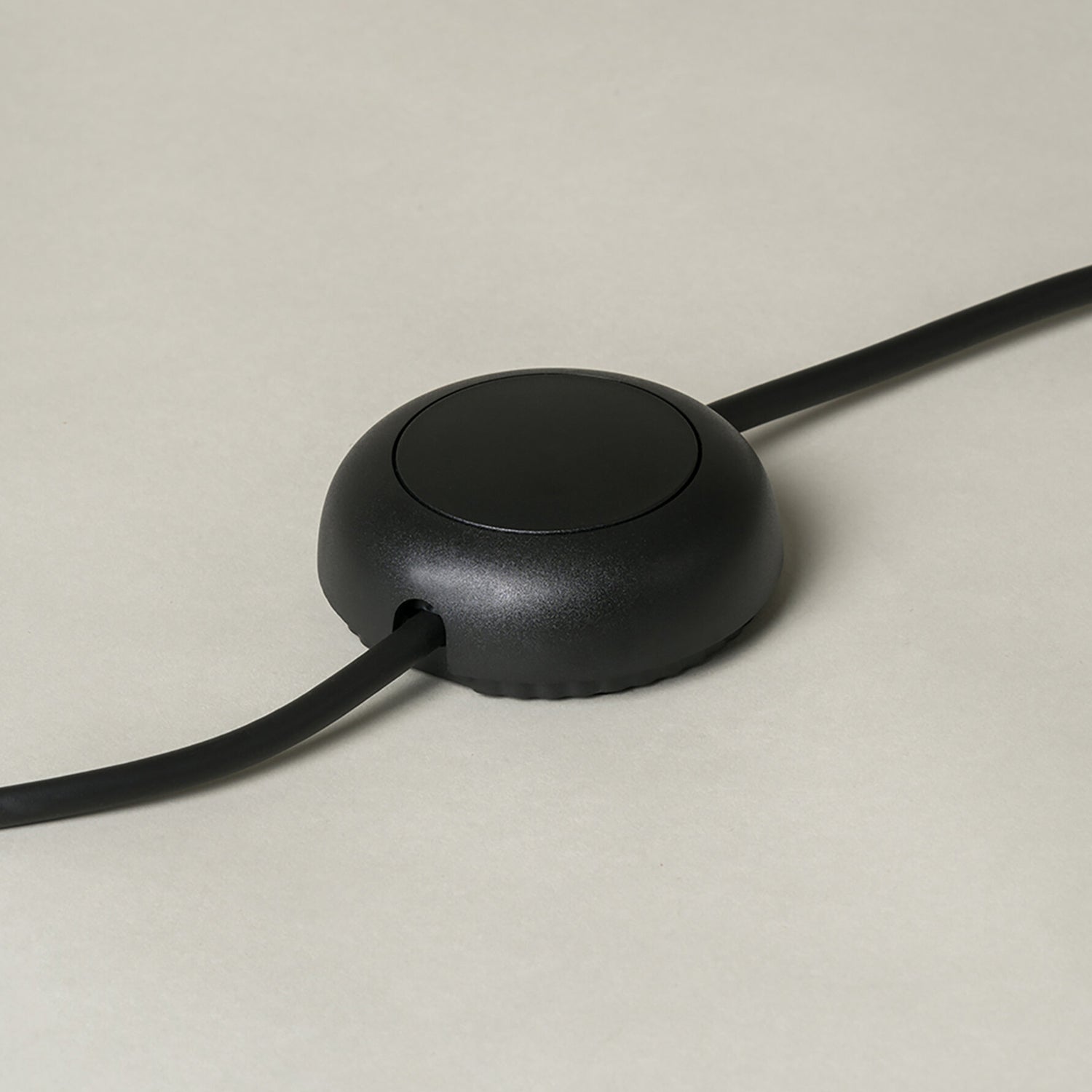 Dórica Floor Lamp