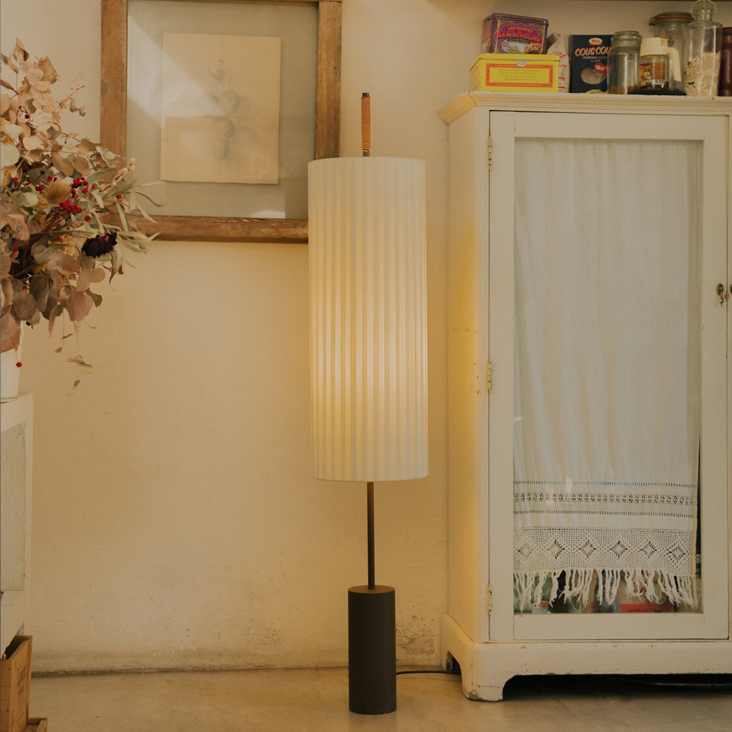 Dórica Floor Lamp