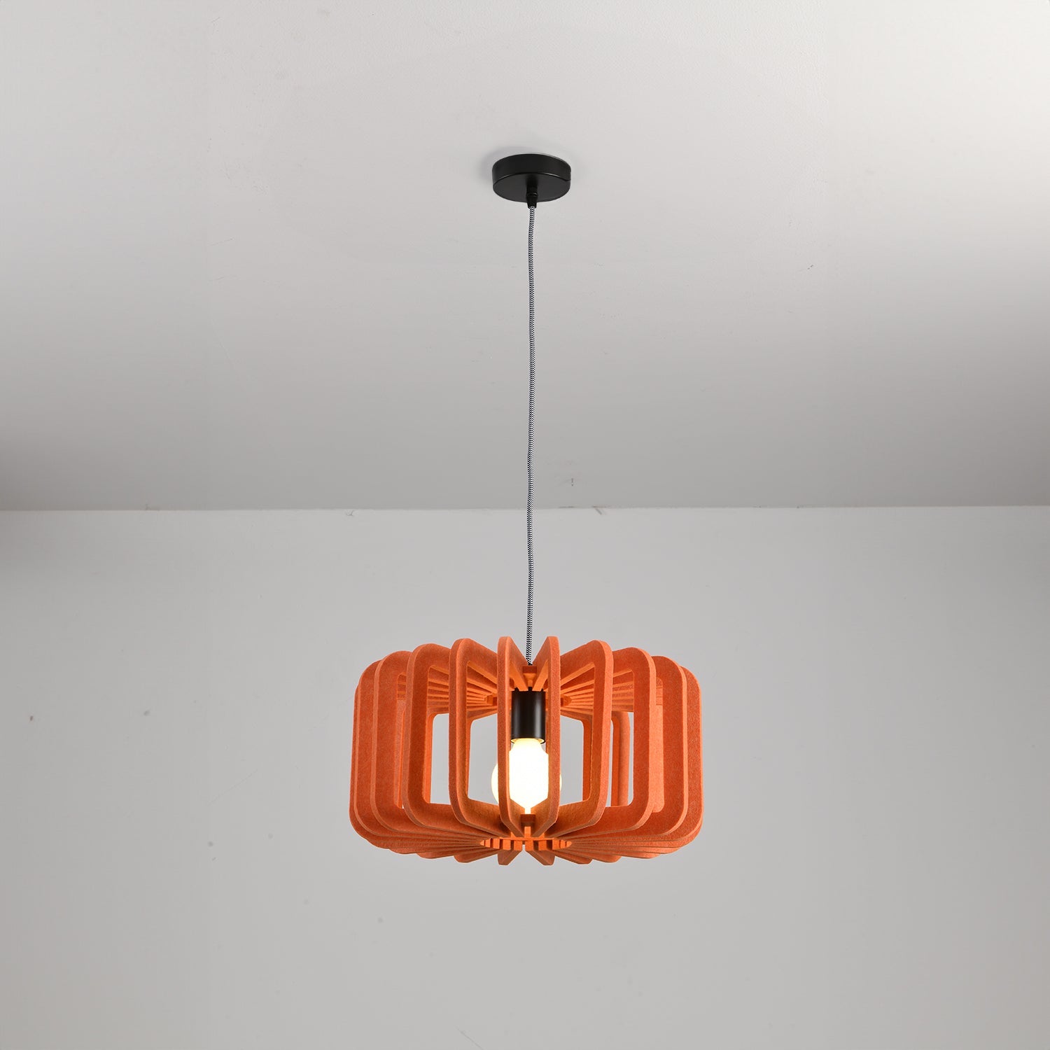 Elke_Pumpkin2_Pendant_Light_Eureka_Lighting_07