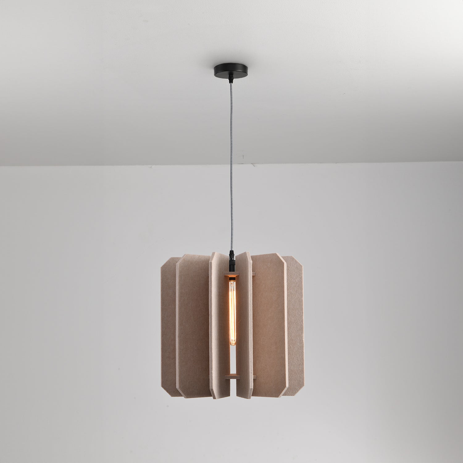 Elke_Pumpkin3_Pendant_Light_Eureka_Lighting_05