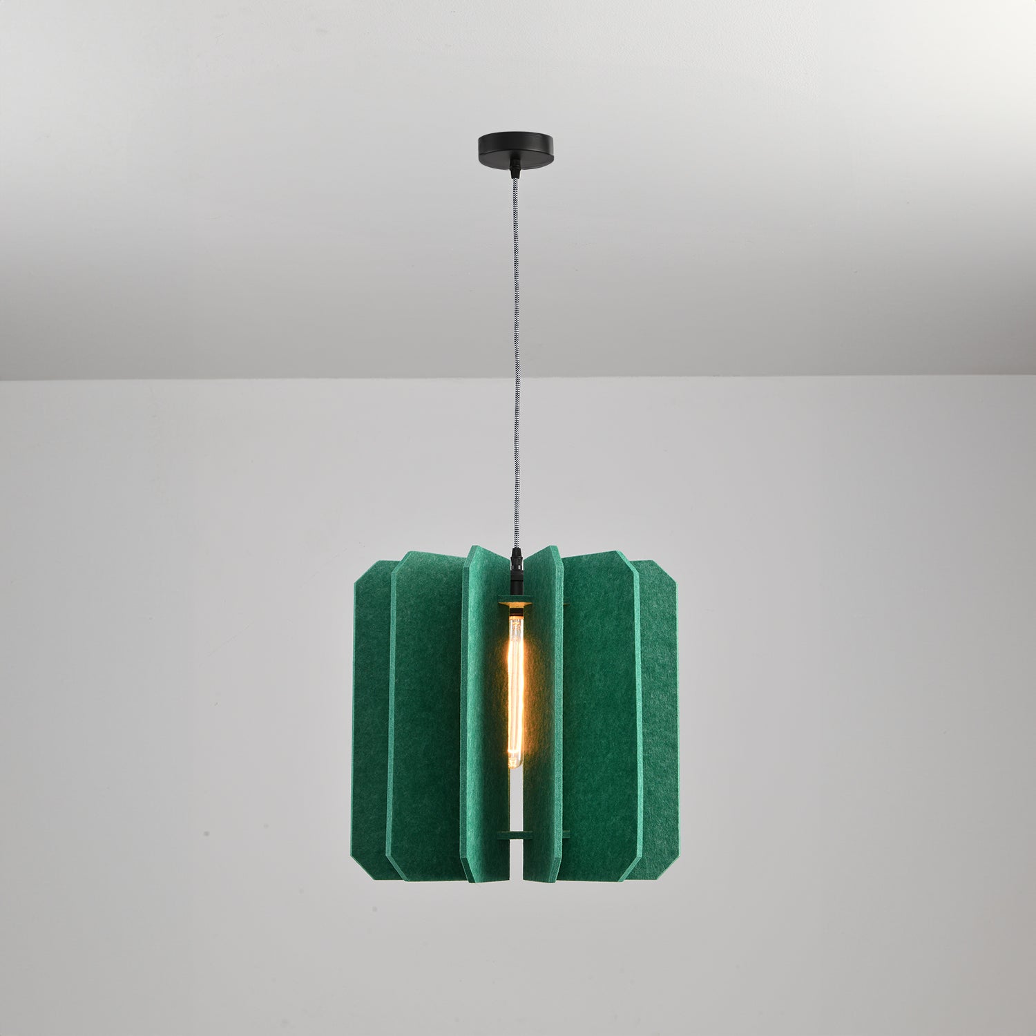Elke_Pumpkin3_Pendant_Light_Eureka_Lighting_06
