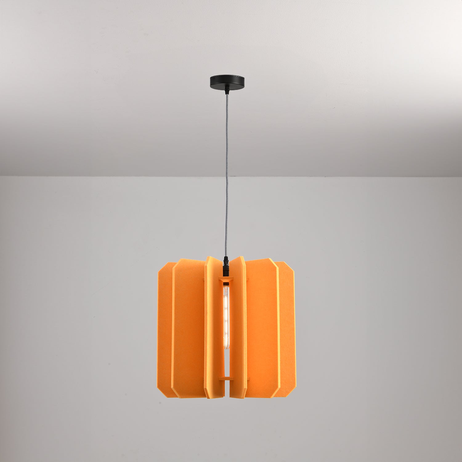 Elke_Pumpkin3_Pendant_Light_Eureka_Lighting_08