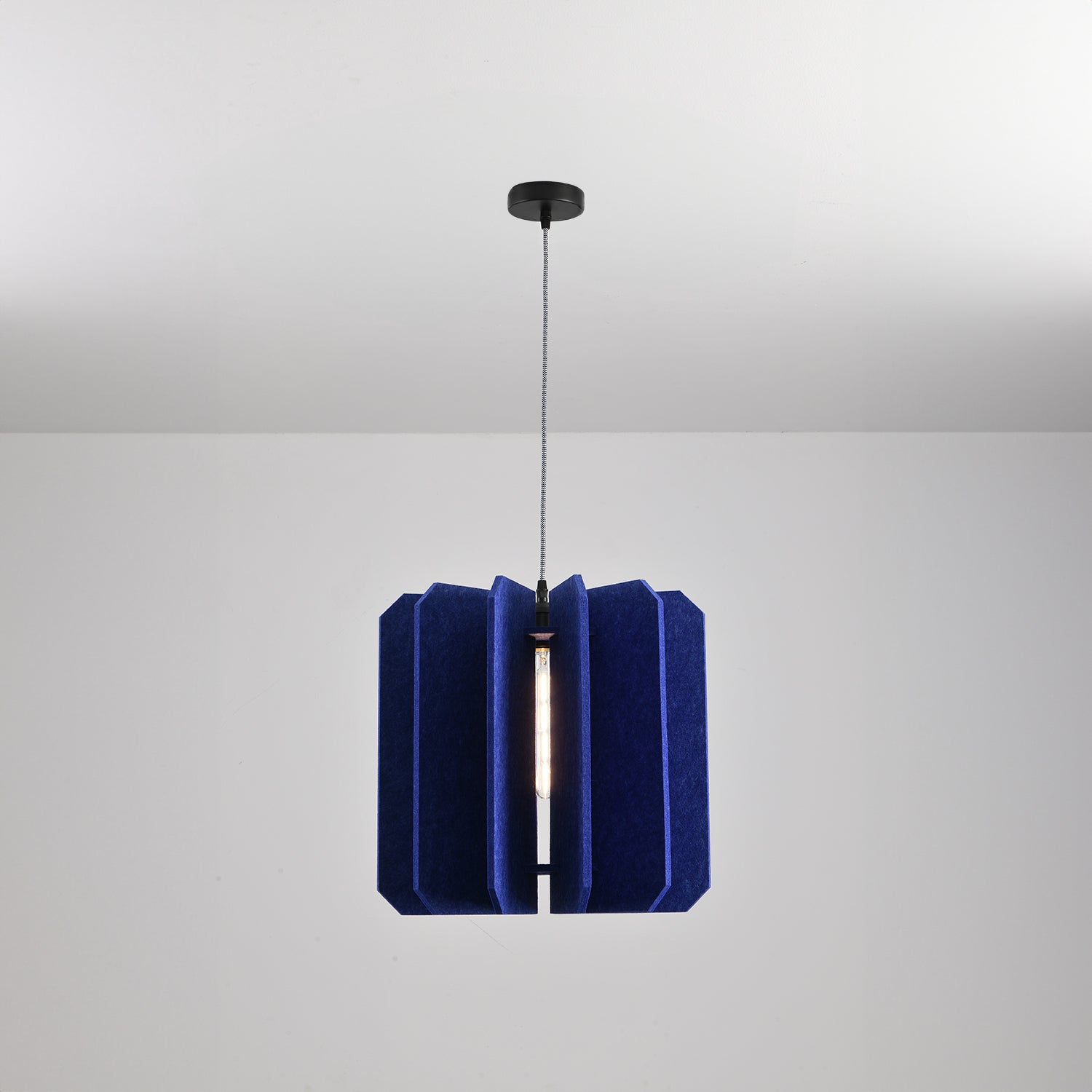 Elke_Pumpkin3_Pendant_Light_Eureka_Lighting_11