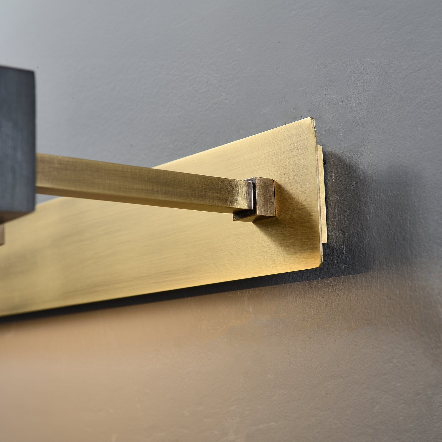 Erddig_Double_Arm_Picture_Light_Urbanelectric_09