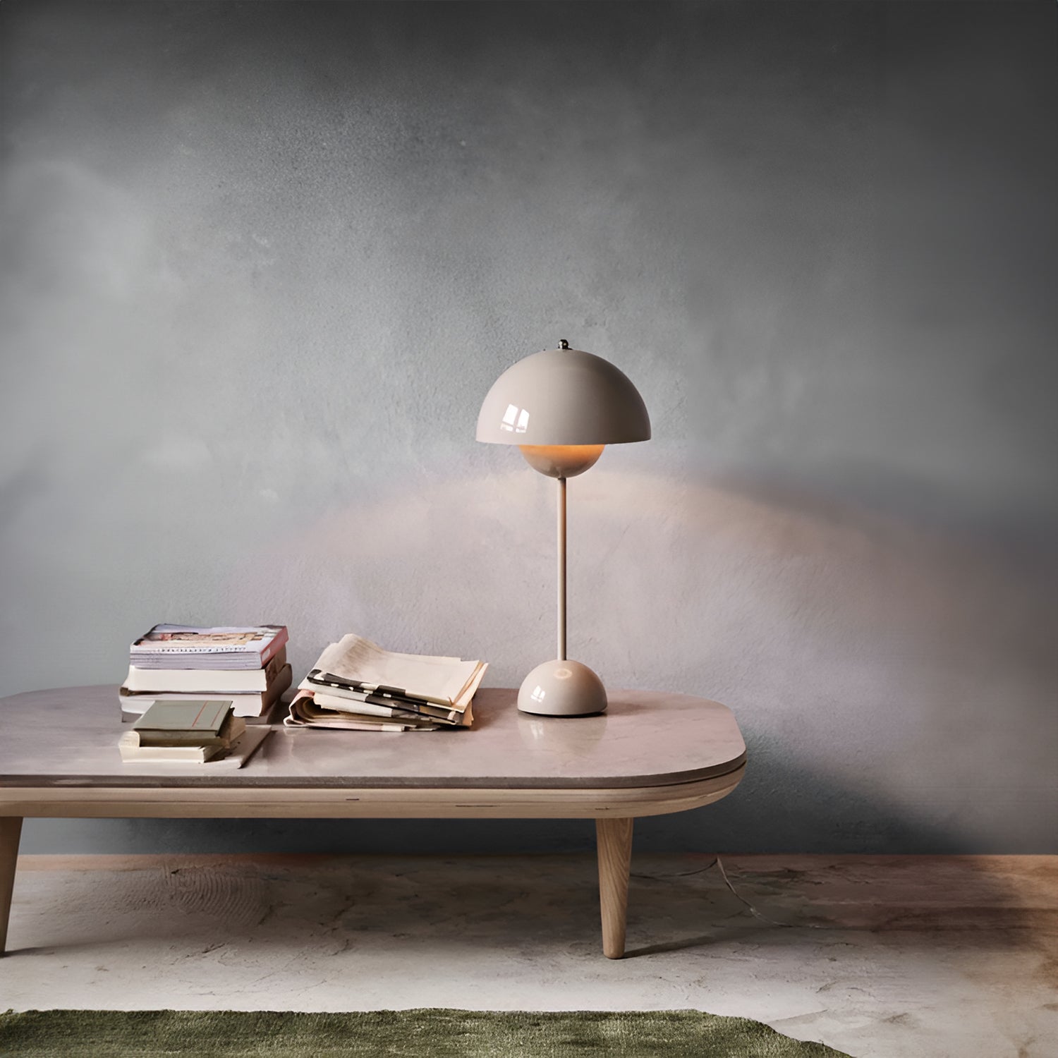 FLOWERPOT VP3 Table Lamp