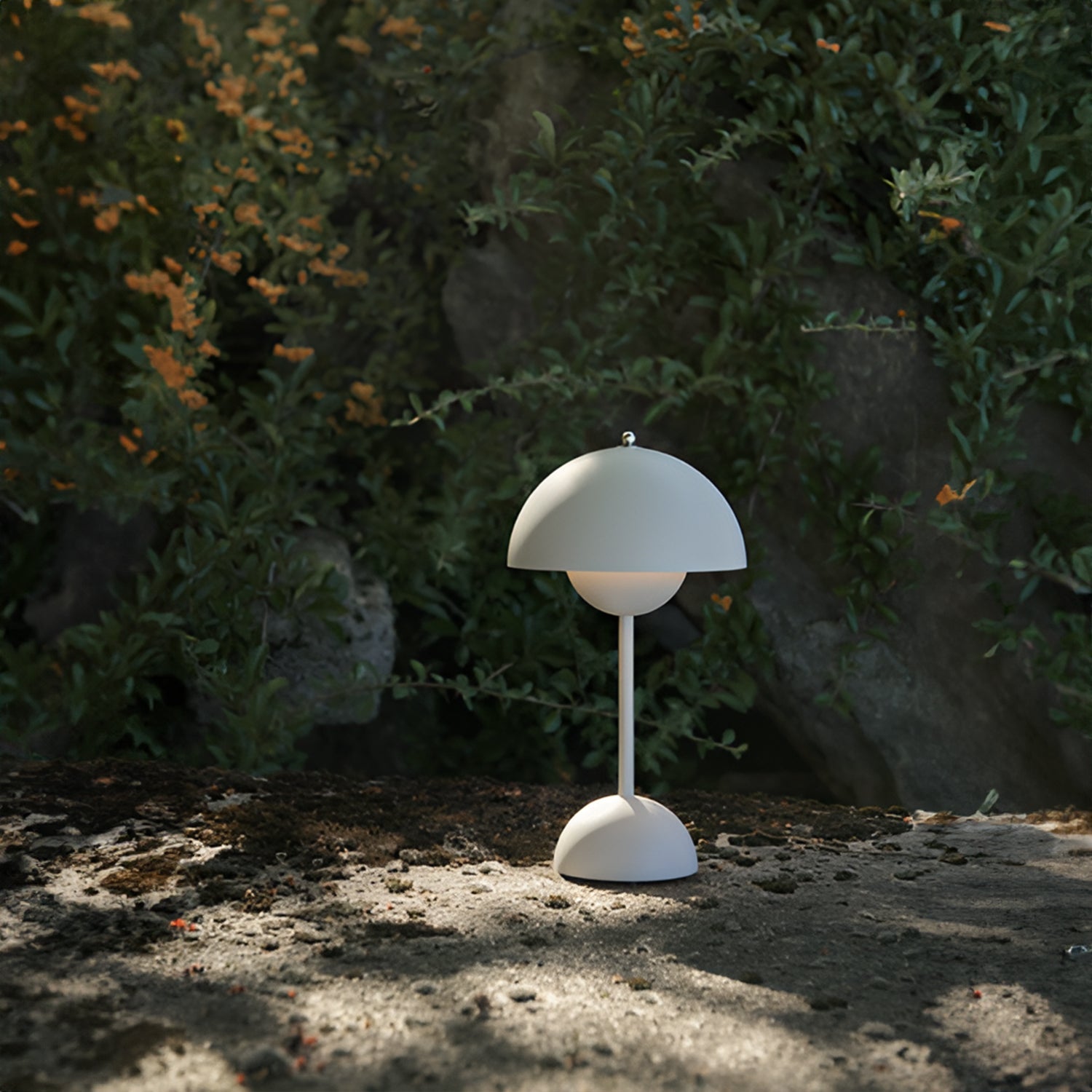 Flowerpot VP9 Table Lamp