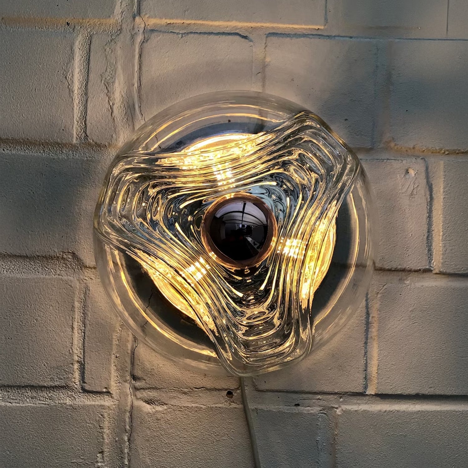 Futura Wall Light