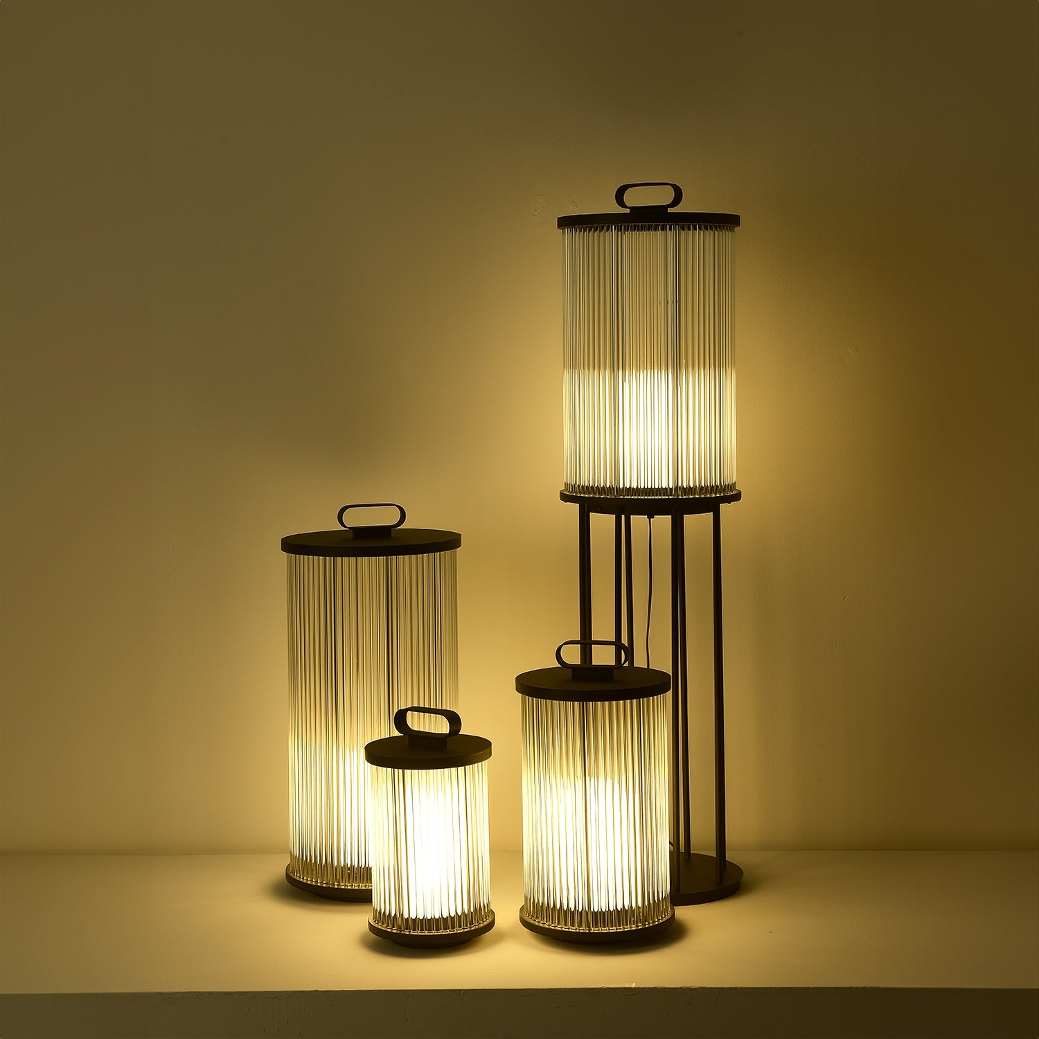 Glass_Cage_Garden_Solar_Outdoor_Table_Light_02