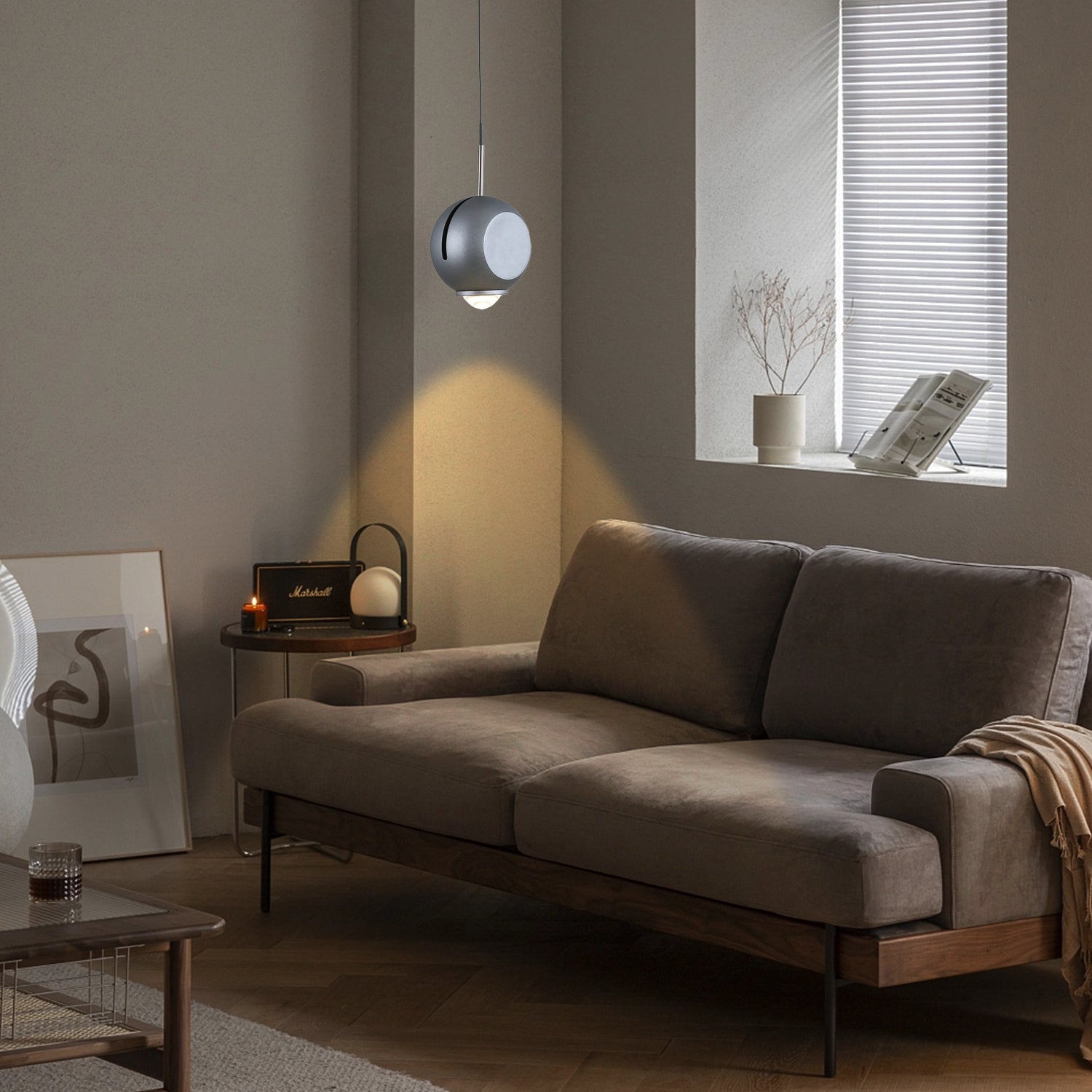 Golden_Sphere_Pendant_Light_0002