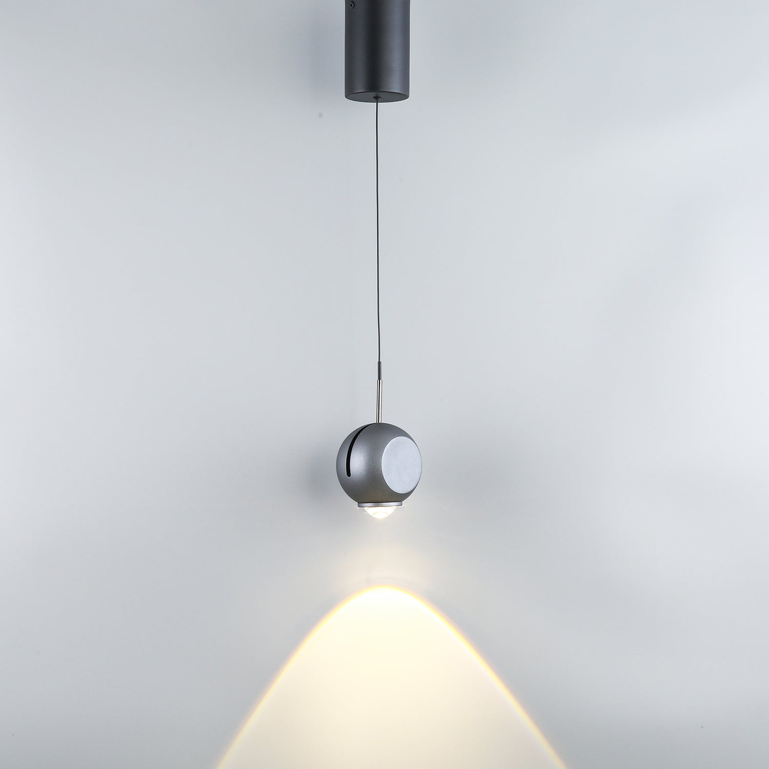 Golden_Sphere_Pendant_Light_0007