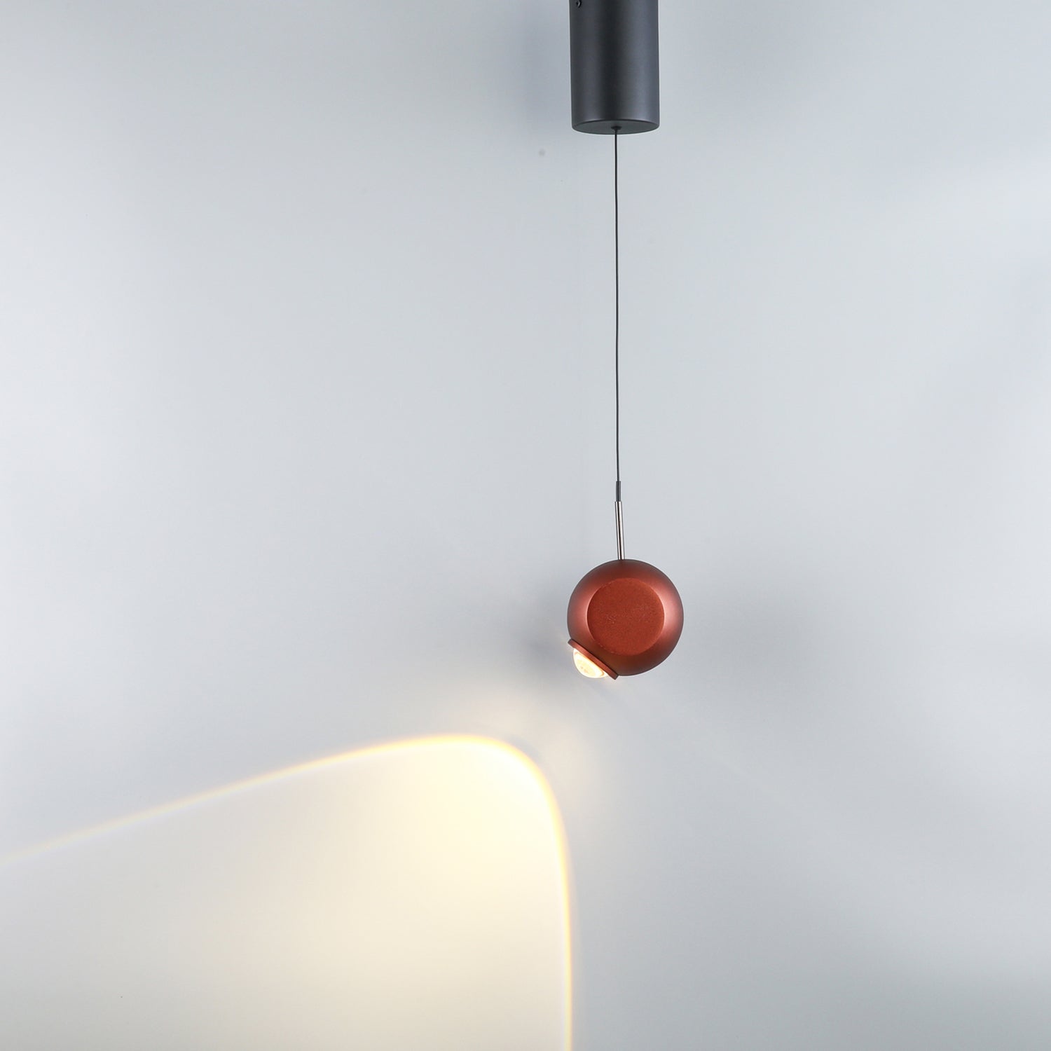 Golden_Sphere_Pendant_Light_0010