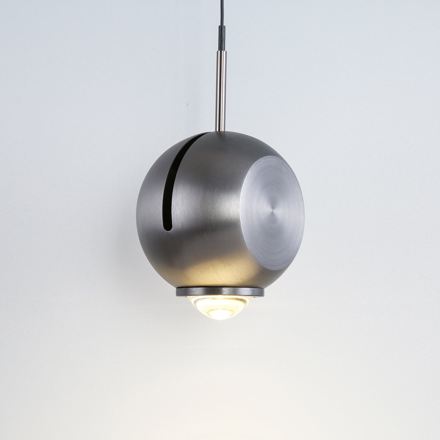 Golden_Sphere_Pendant_Light_0011