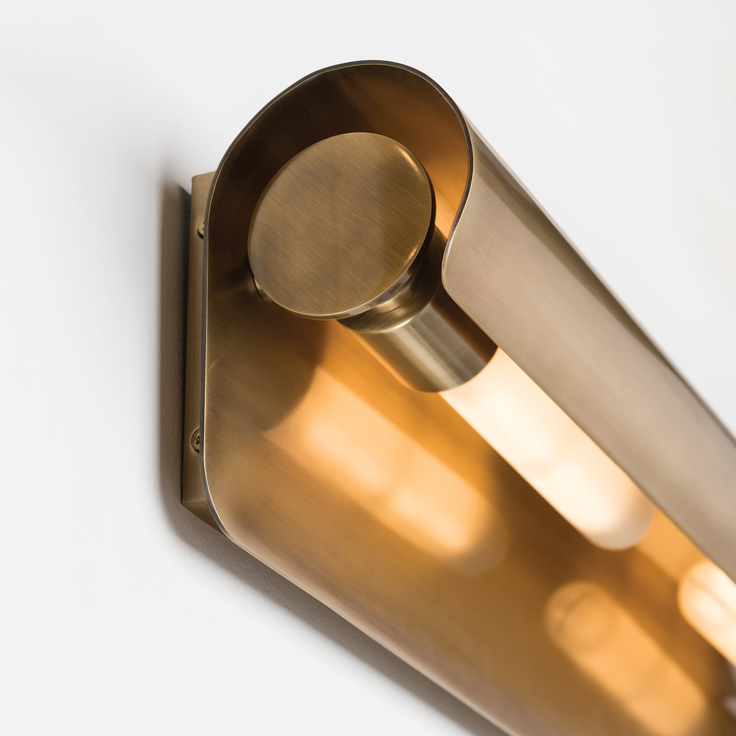 Hudson_Valley_Wide_Aged_Brass_Wall_Sconce_Hudson_Valley_07