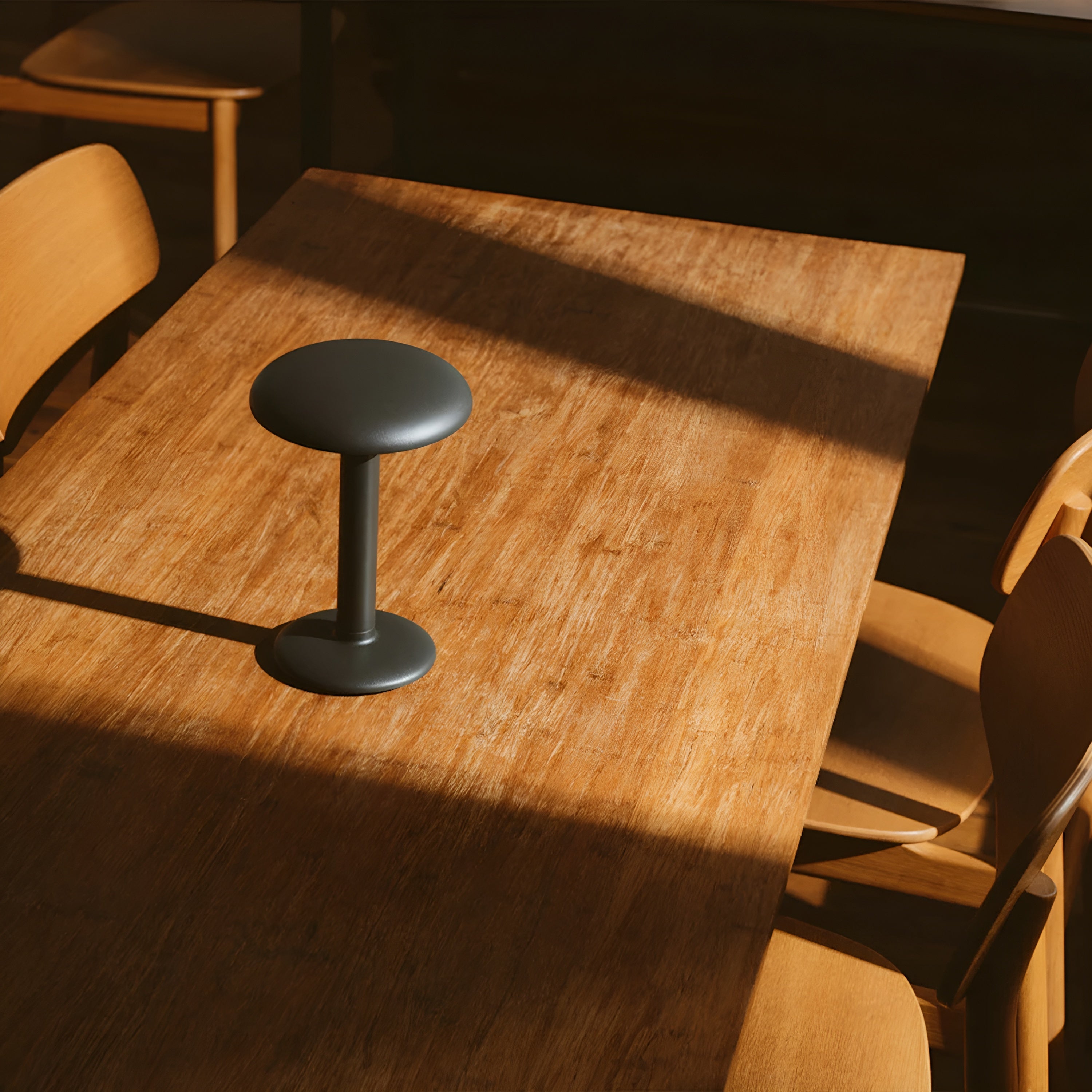 In Vitro Unplugged Table Lamp