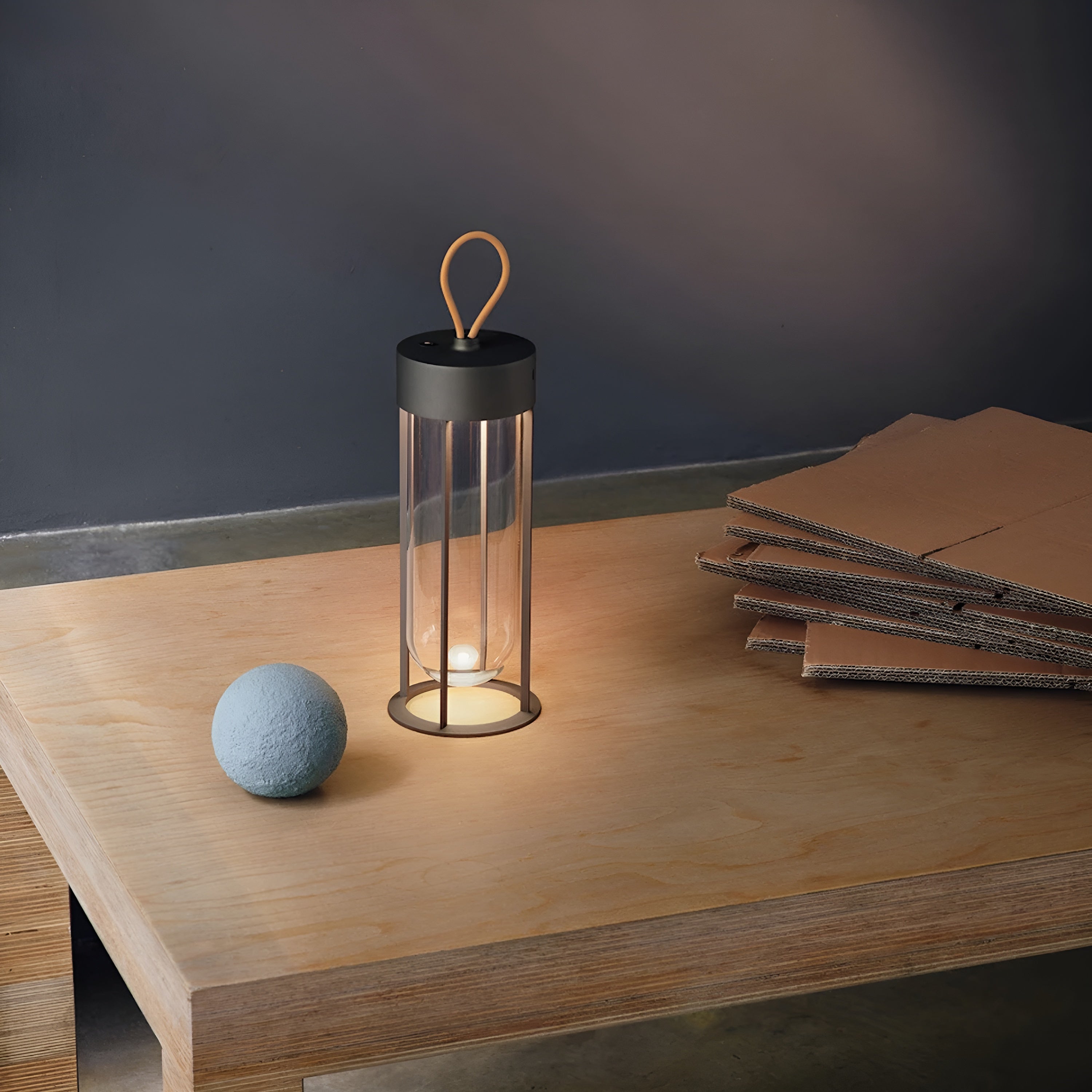 In Vitro Unplugged Table Lamp