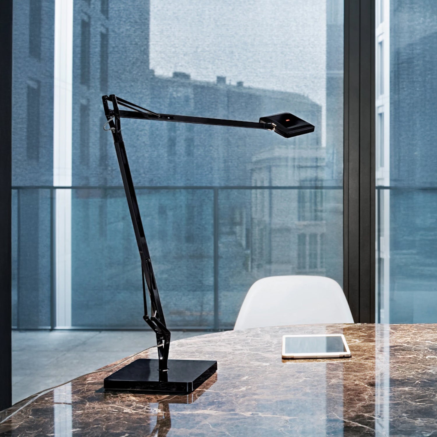 Kelvin Edge Table Lamp