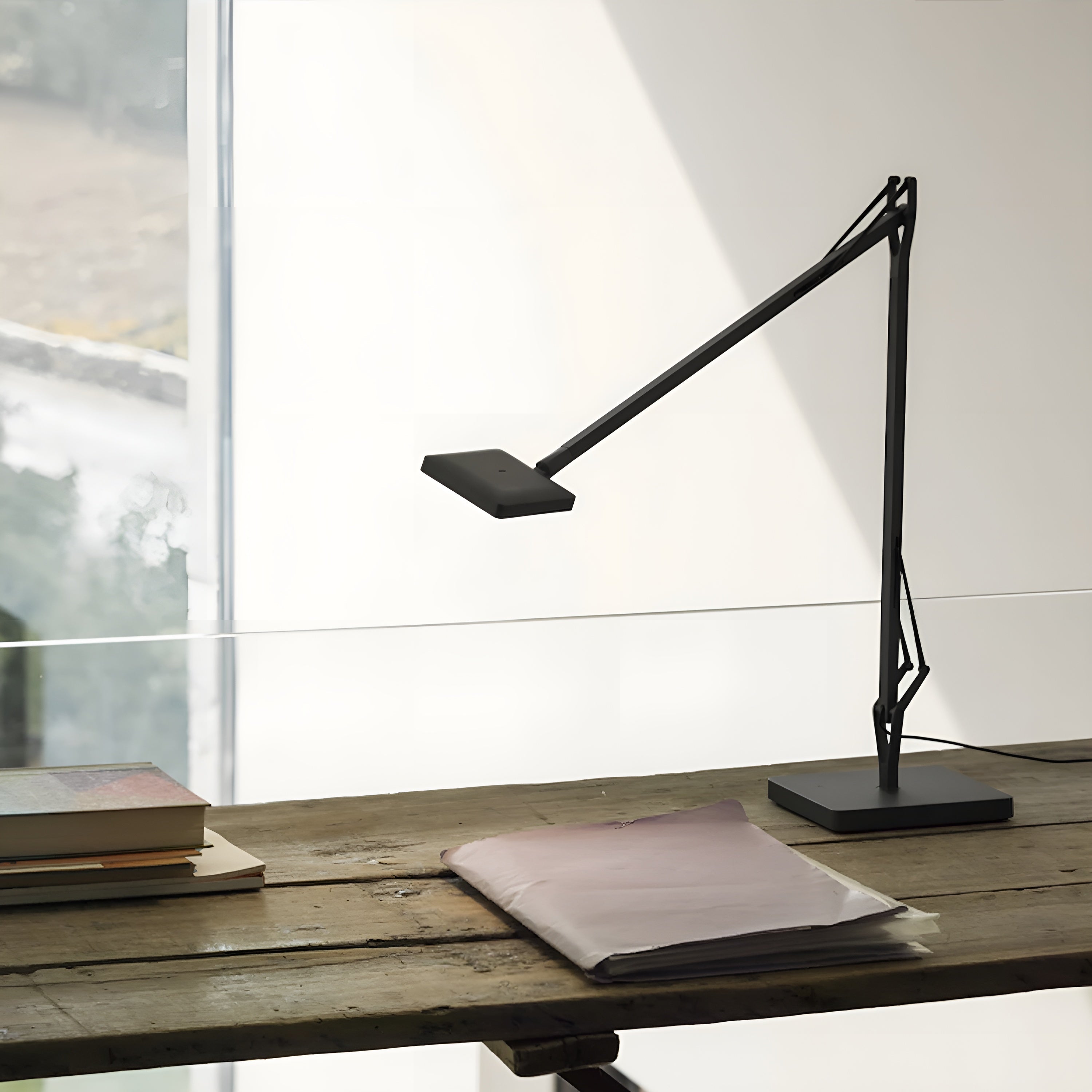 Kelvin Edge Table Lamp