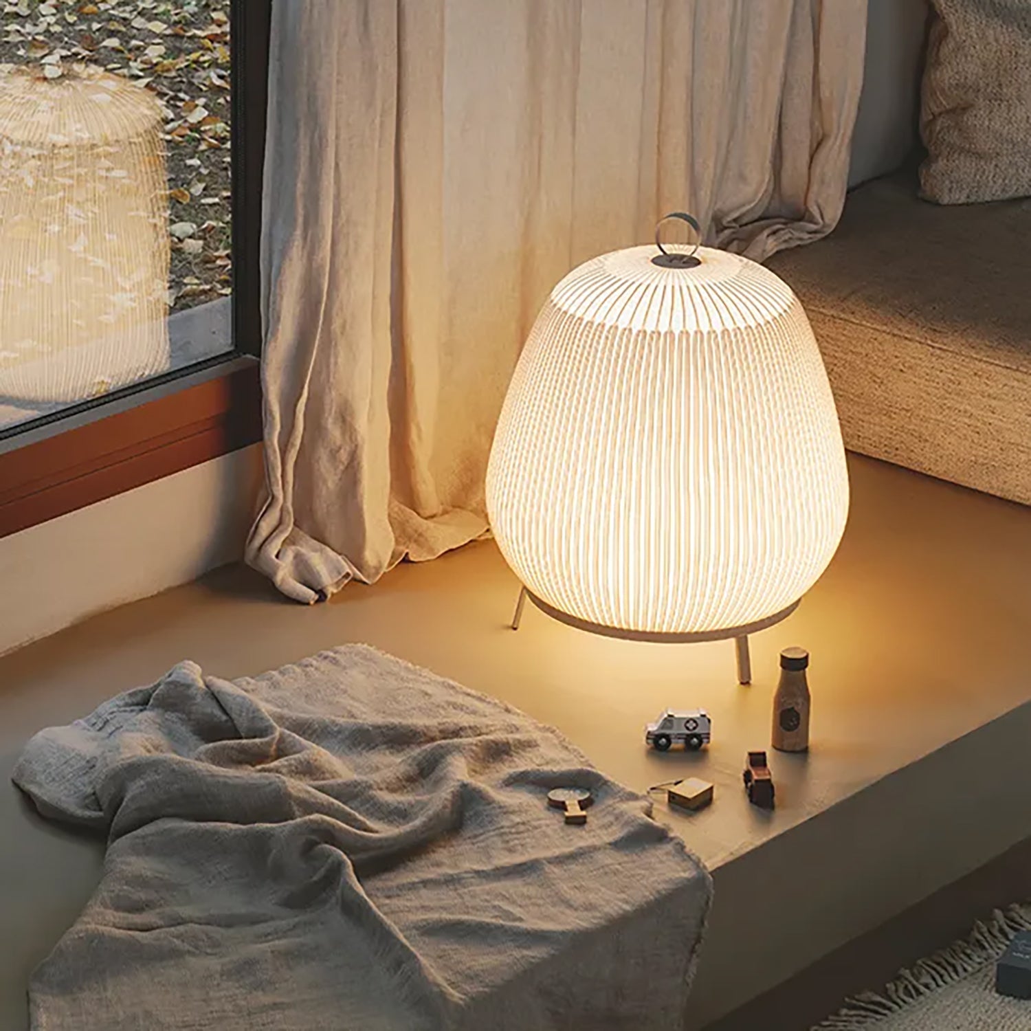 Knit Table Lamp