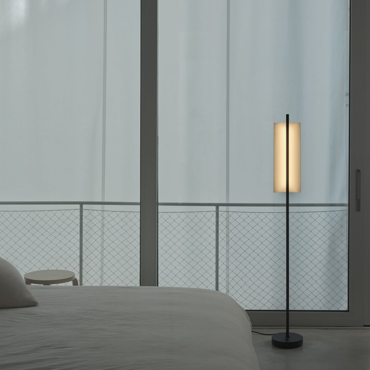 Lámina Dorada 45 Floor Lamp