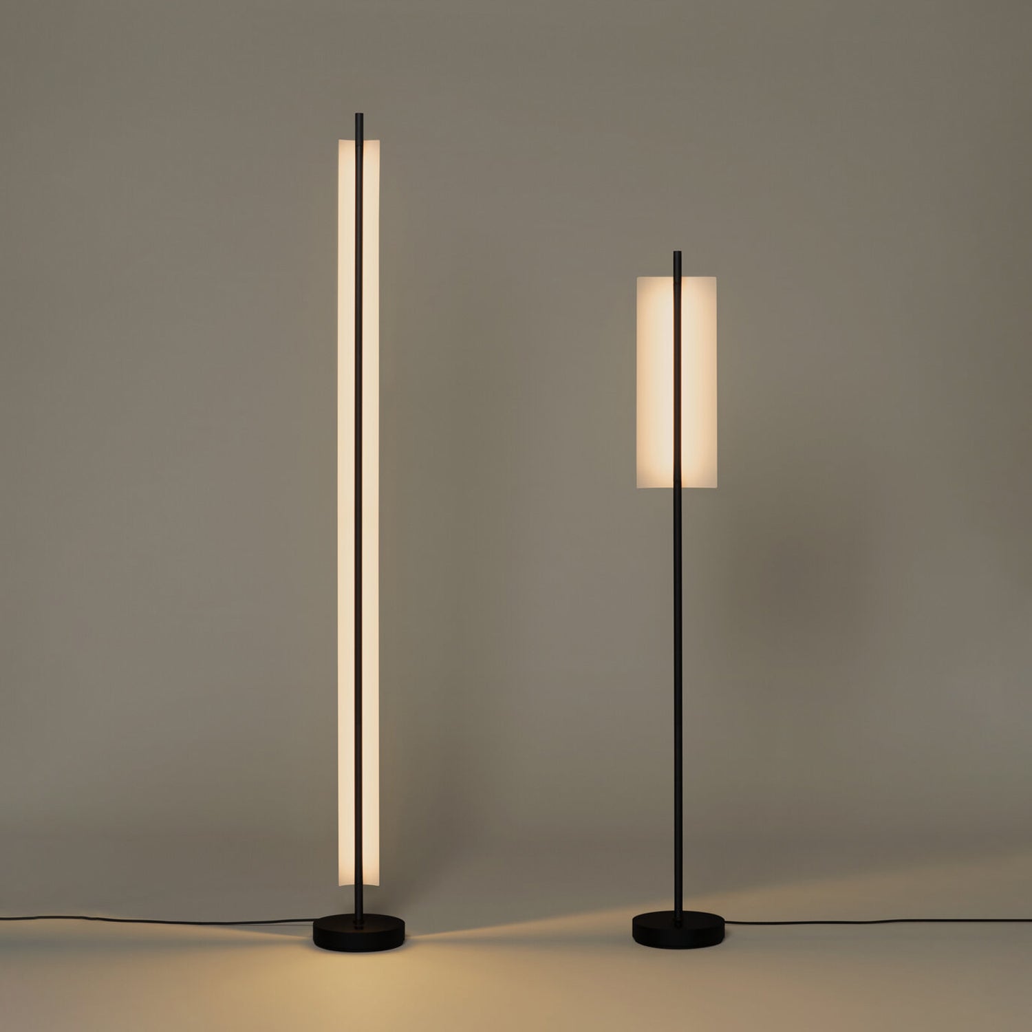 Lámina Dorada 45 Floor Lamp