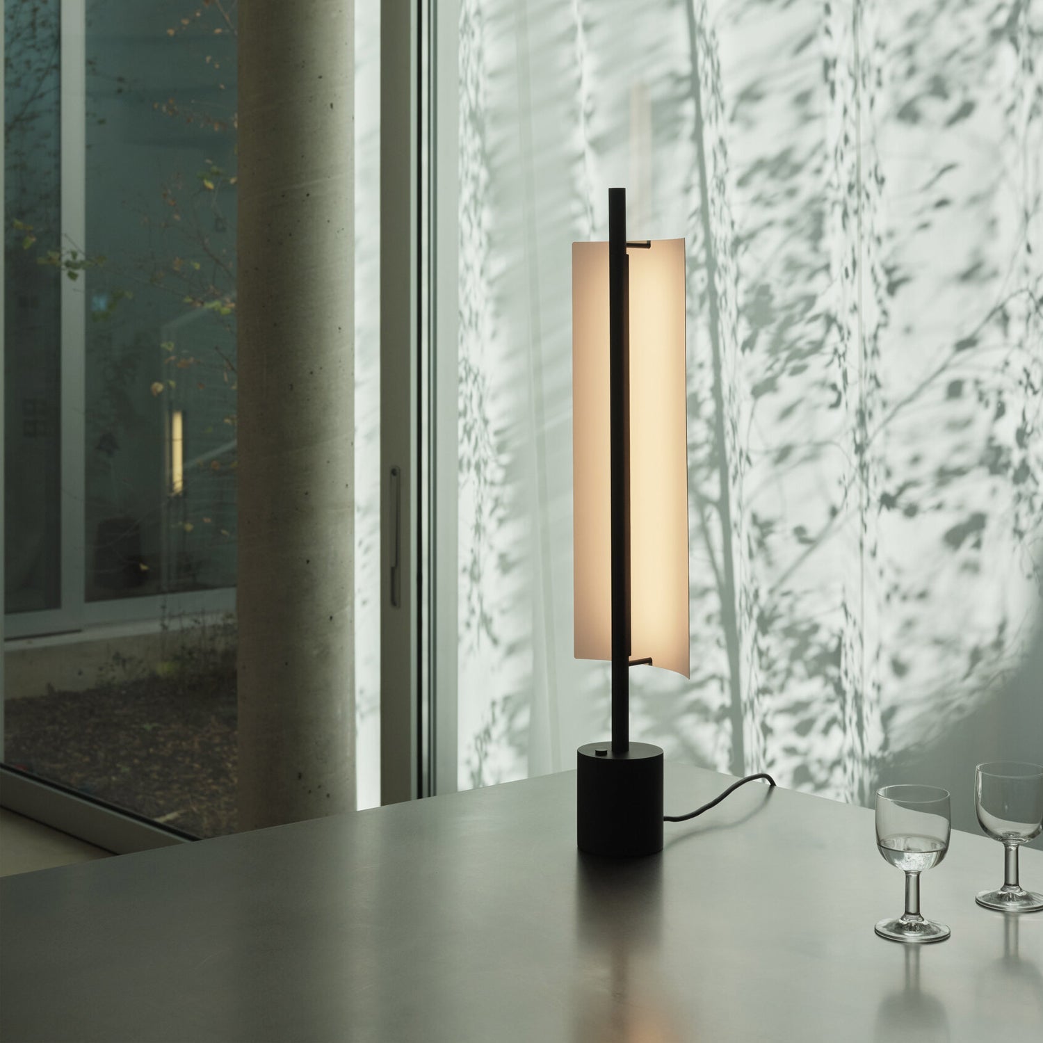 Lámina Dorada 45 Table Lamp