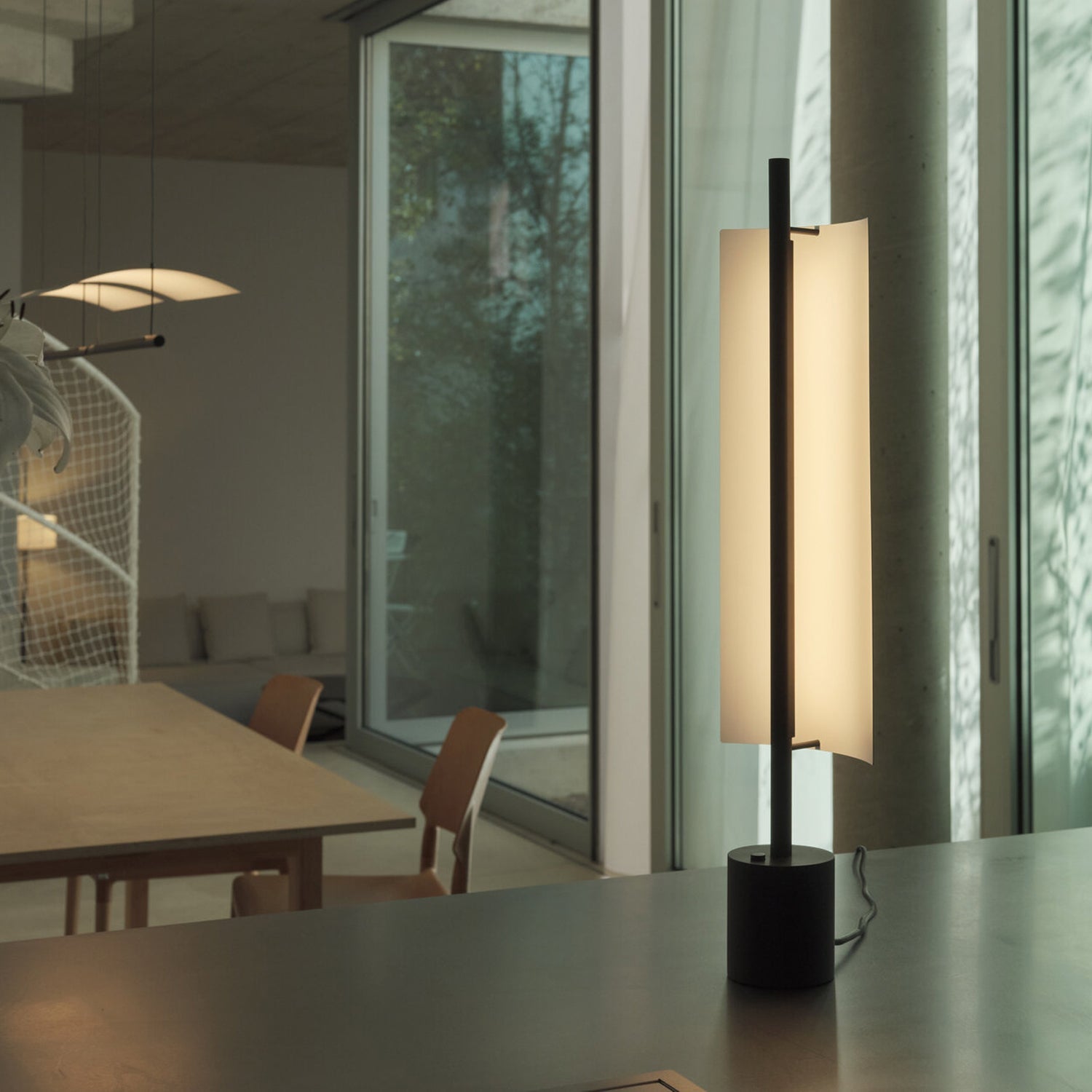 Lámina Dorada 45 Table Lamp
