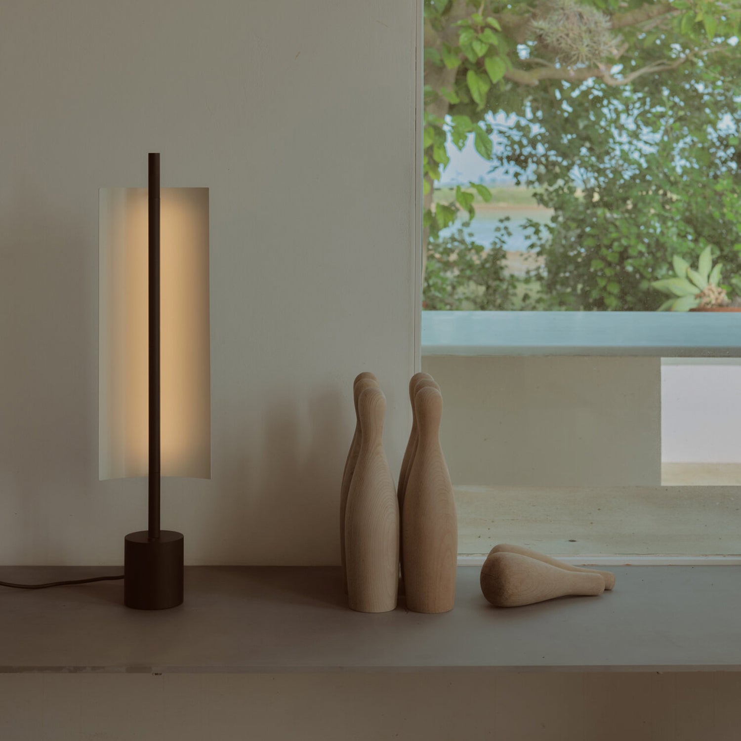 Lámina Dorada 45 Table Lamp